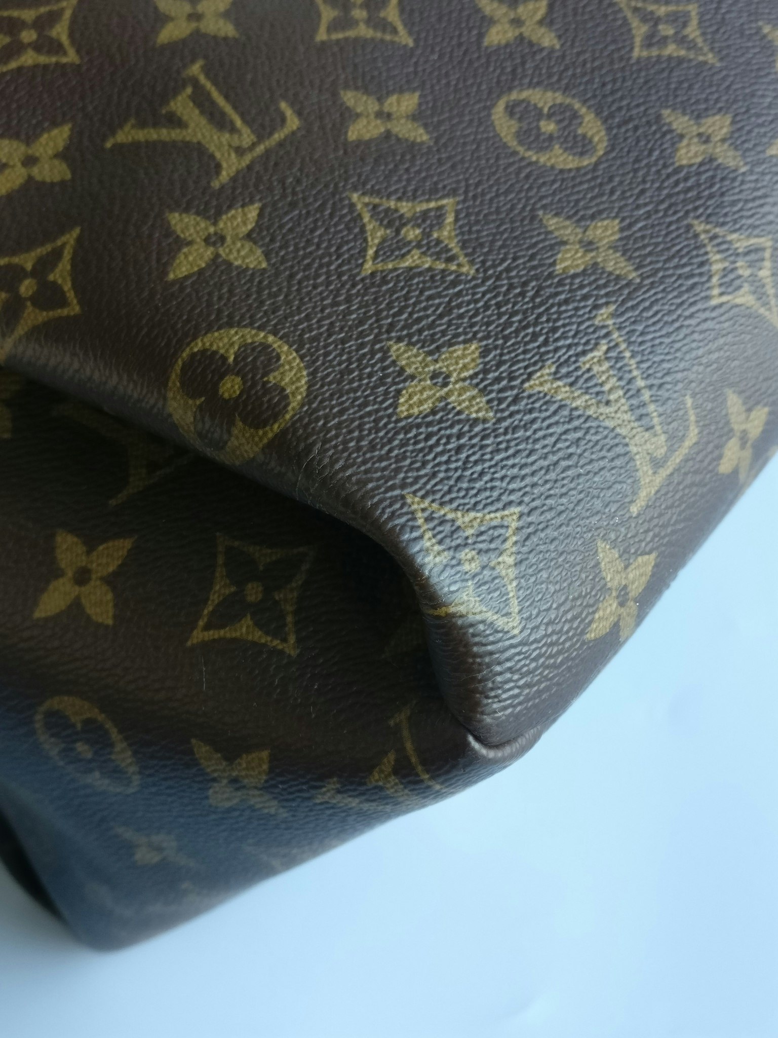 Louis Vuitton Artsy MM