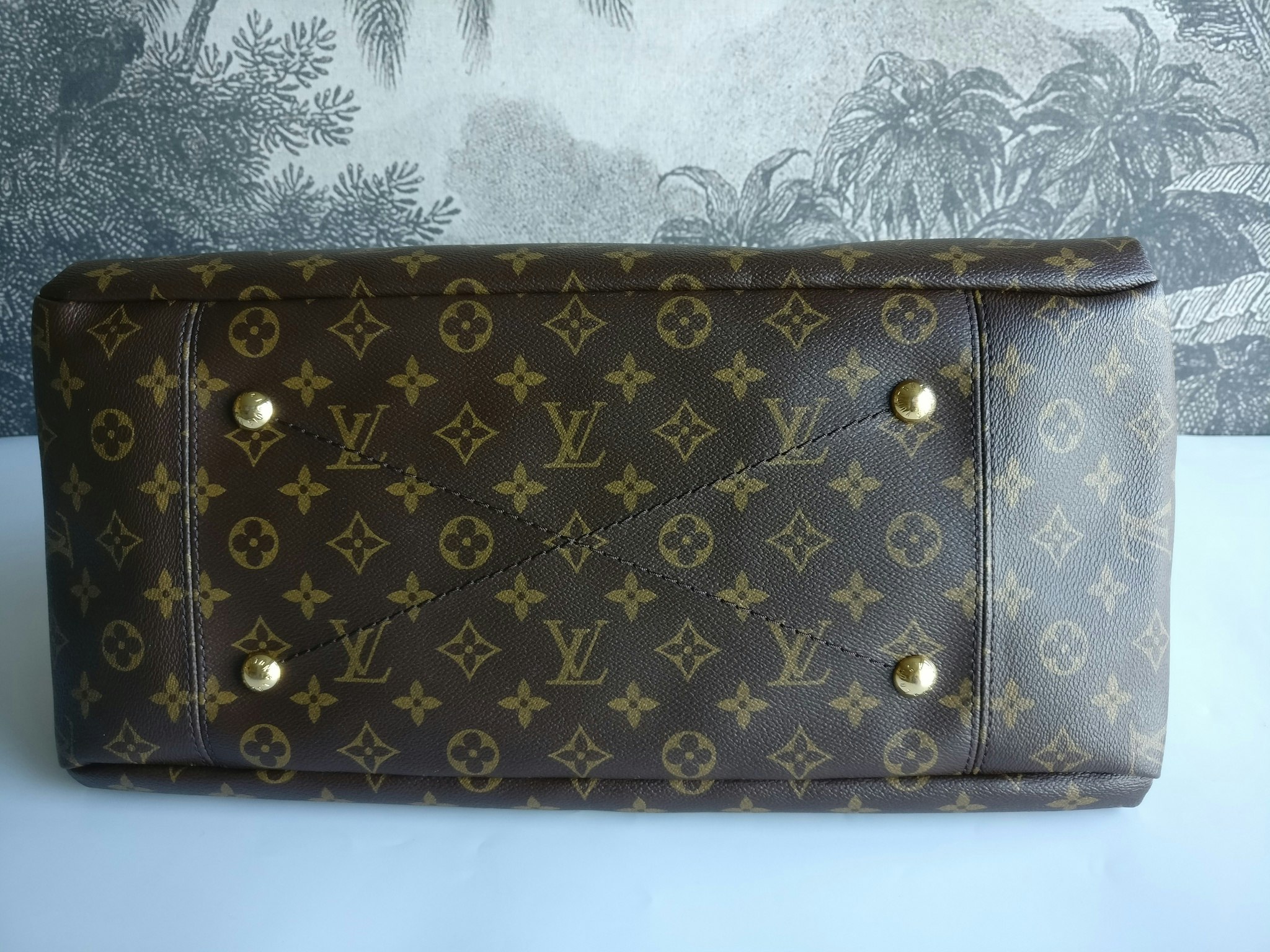 Louis Vuitton Artsy MM