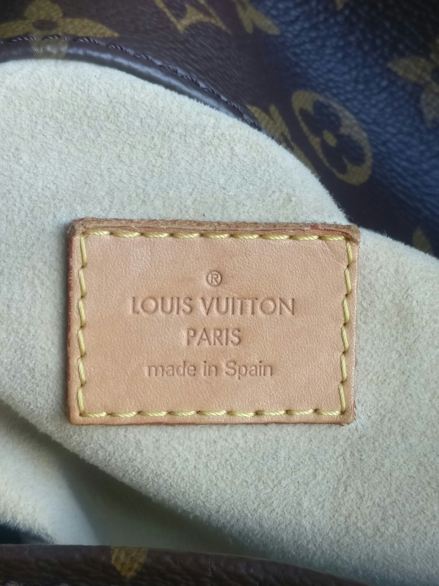 Louis Vuitton Artsy MM