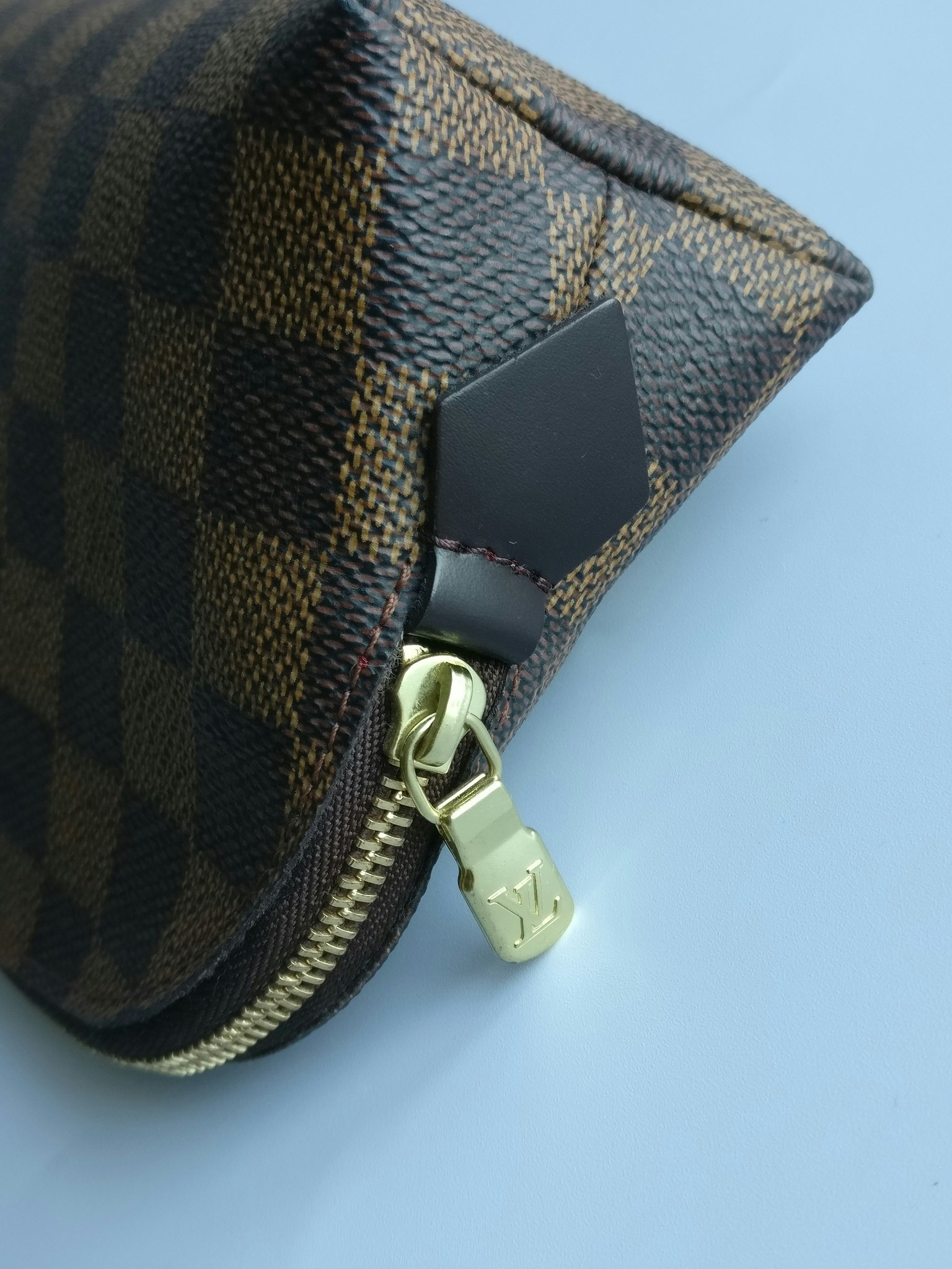 Louis Vuitton GM VS. PM Cosmetic Pouch/ Wear & Tear/What Fits?/ Worth it? 