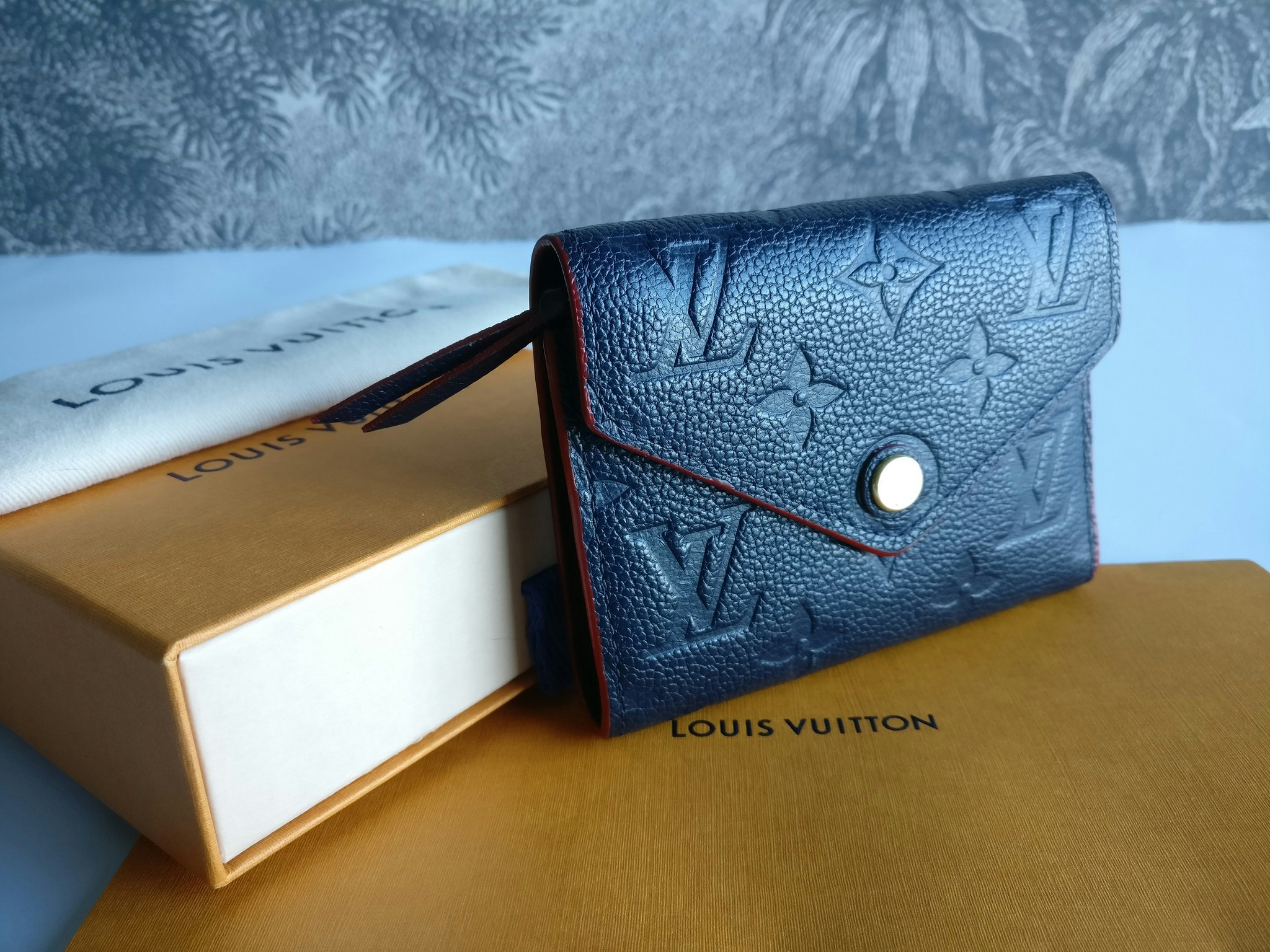 Louis Vuitton - Authenticated Victorine Wallet - Leather Blue for Women, Very Good Condition