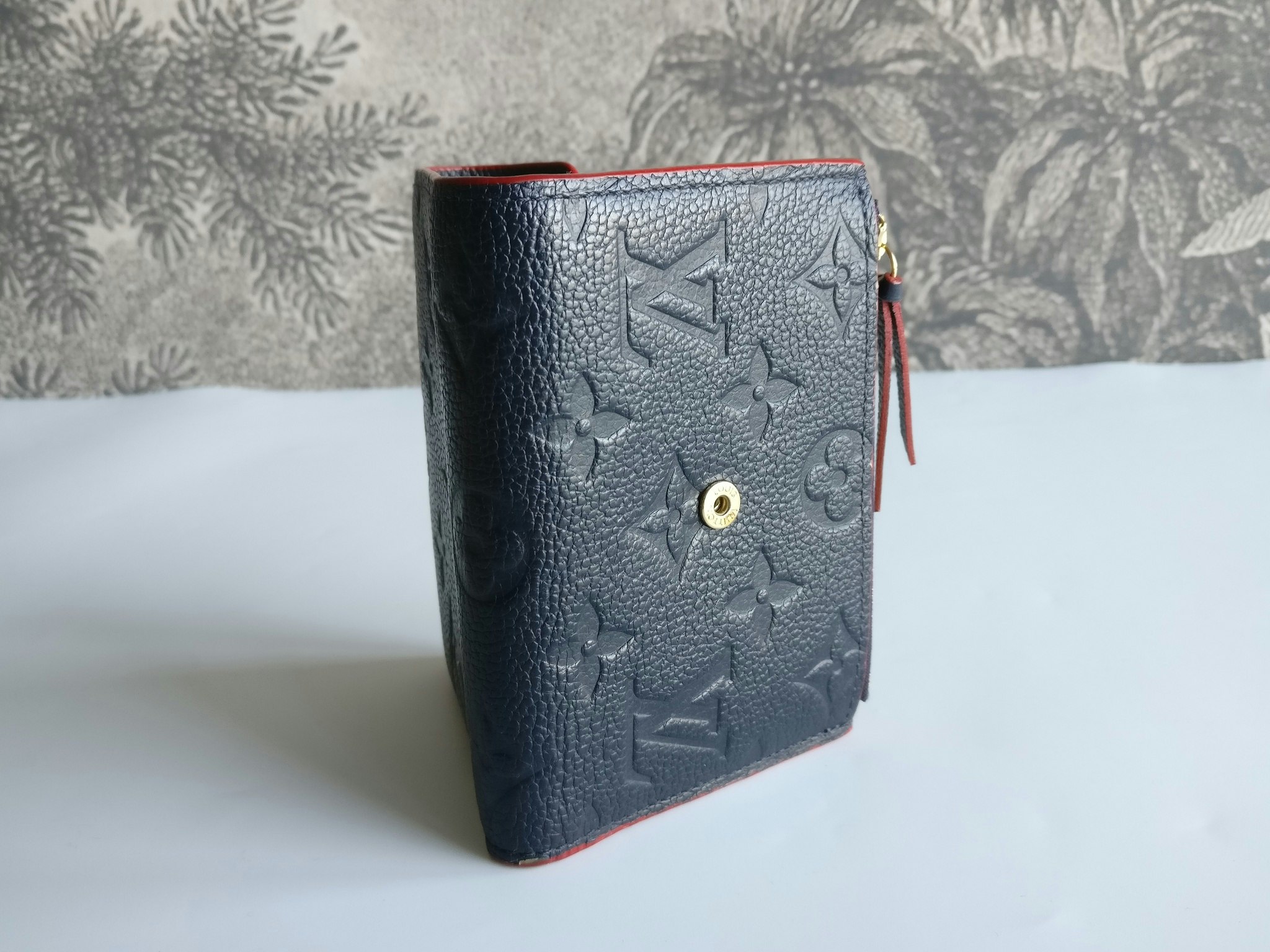 Louis Vuitton Victorine Wallet empreinte marine rouge