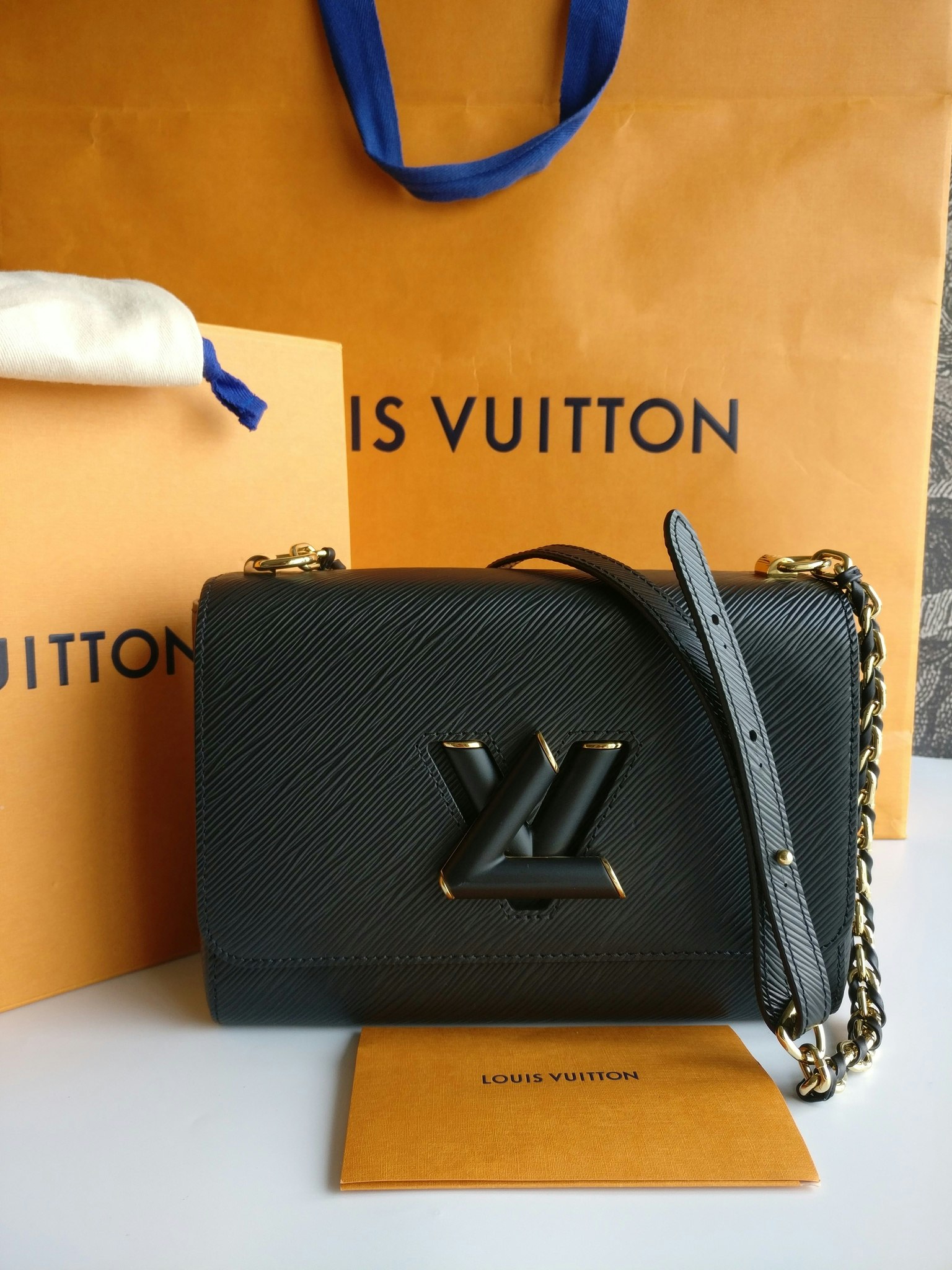 Louis Vuitton Twist MM GHW