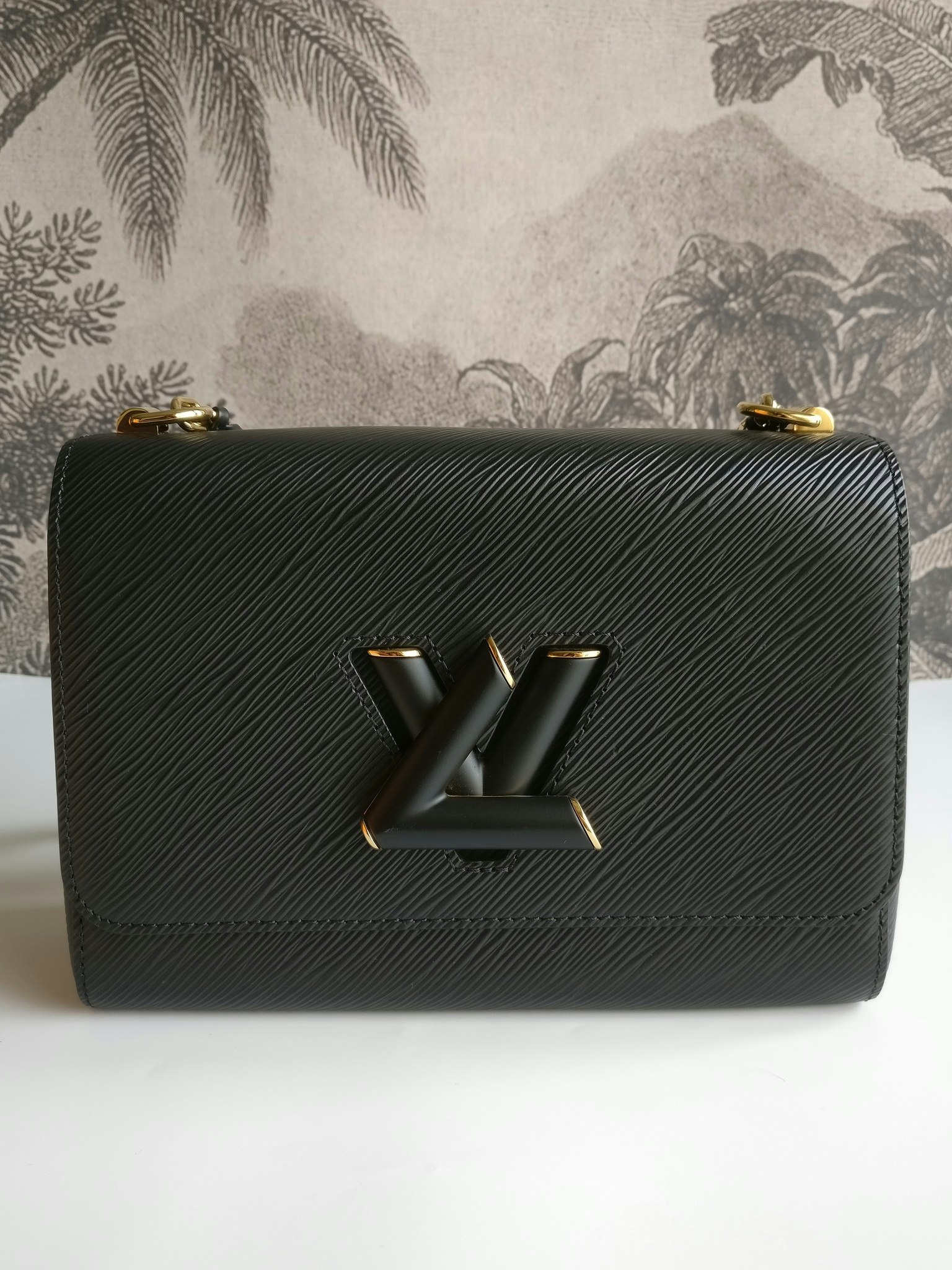 Louis Vuitton Twist MM GHW