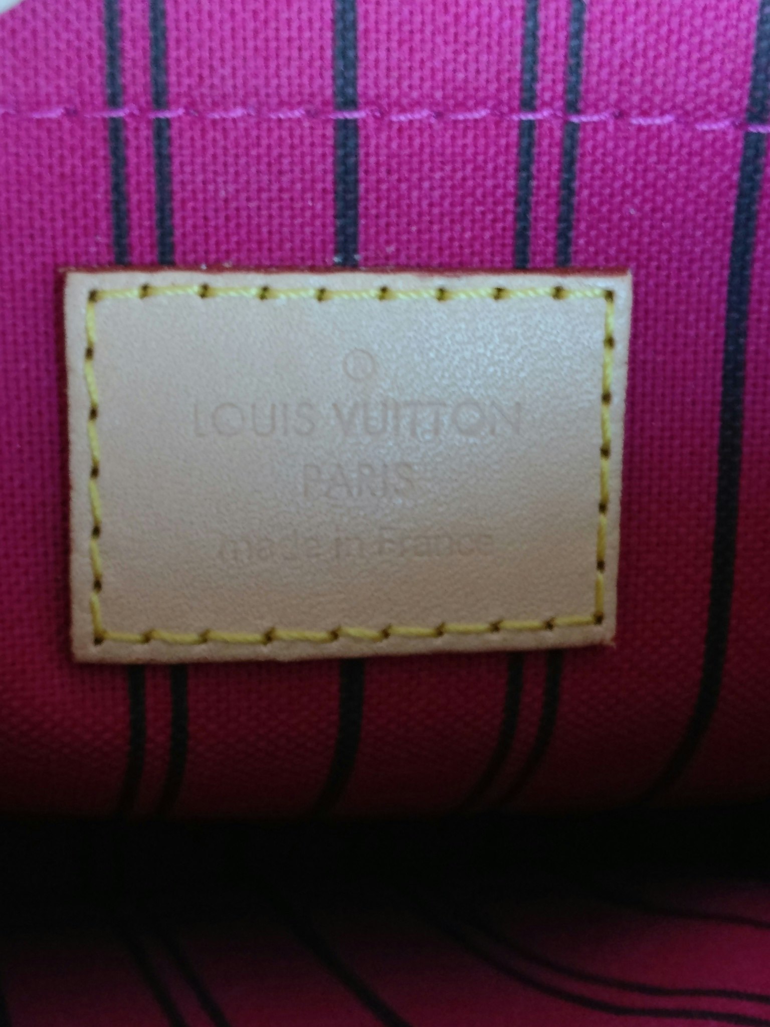 Louis Vuitton Neverfull MM pochette