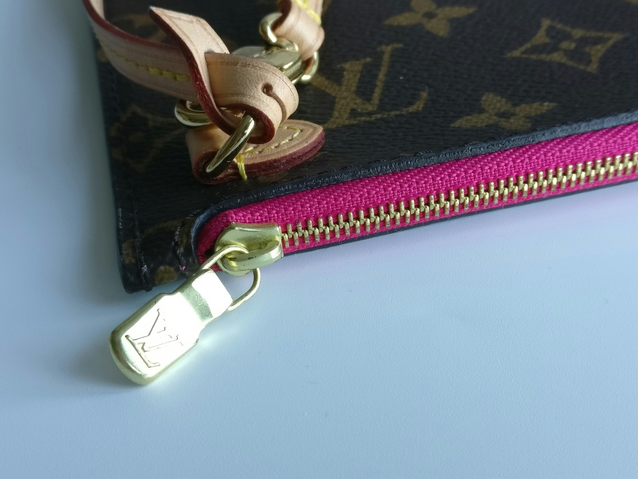 Louis Vuitton Neverfull MM pochette