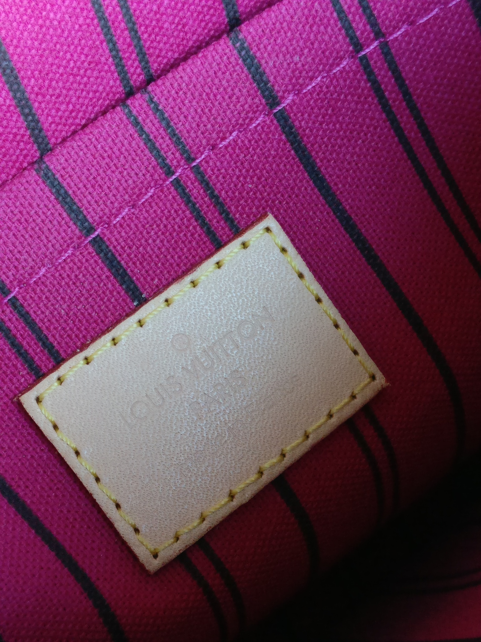 Louis Vuitton Neverfull MM pochette