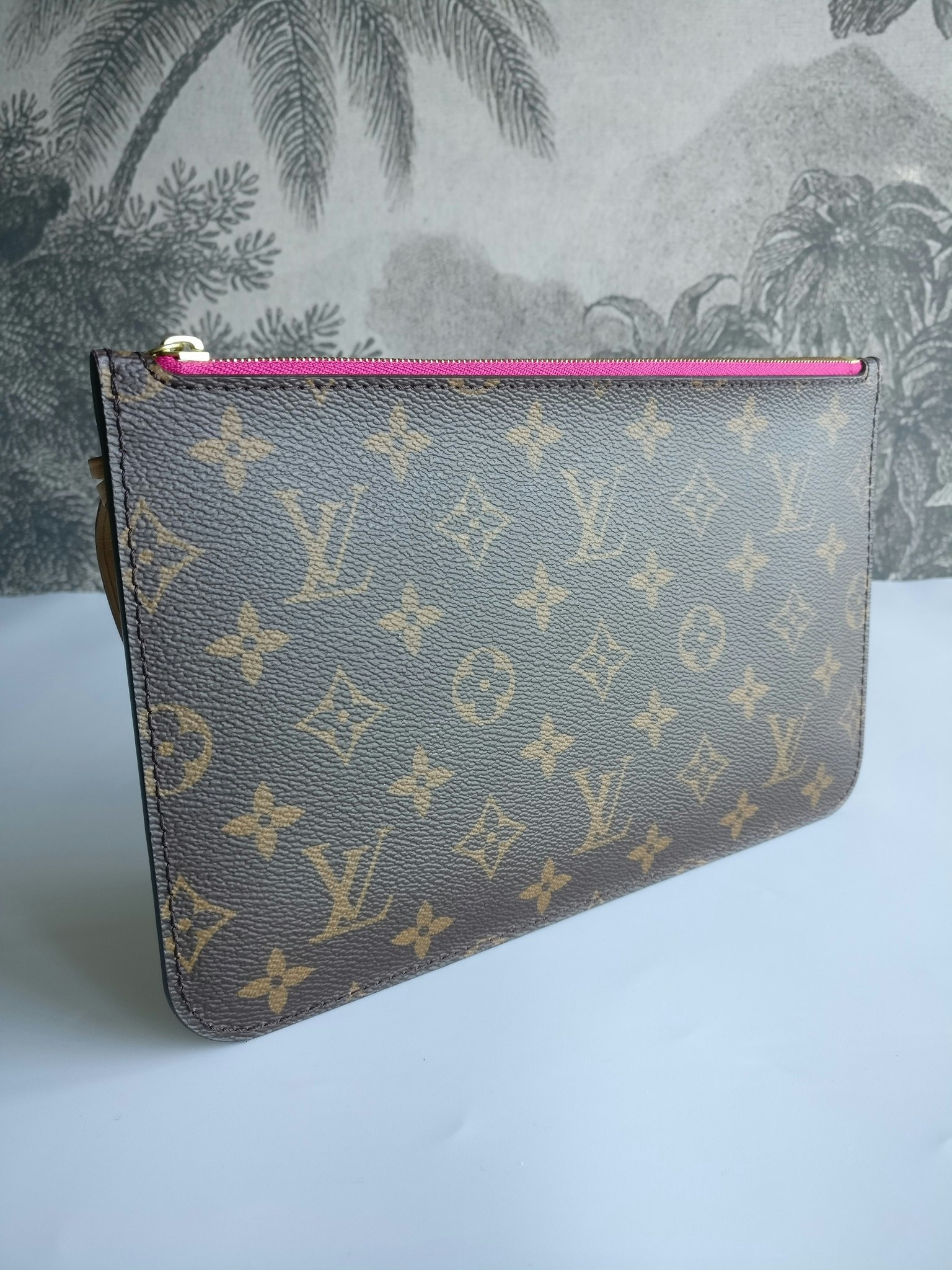 Louis Vuitton Neverfull MM pochette