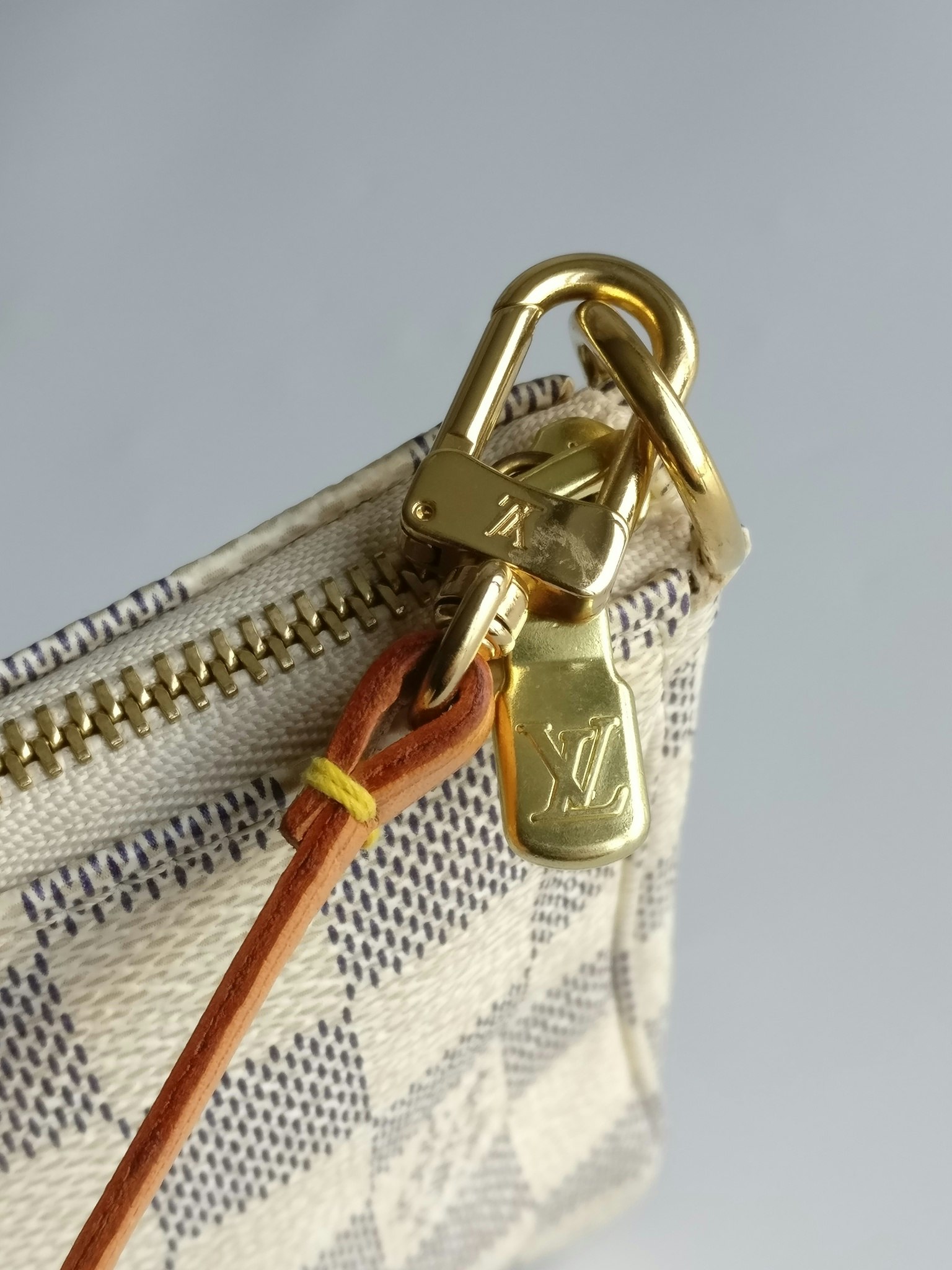 Louis Vuitton Pochette Accessoires damier azur