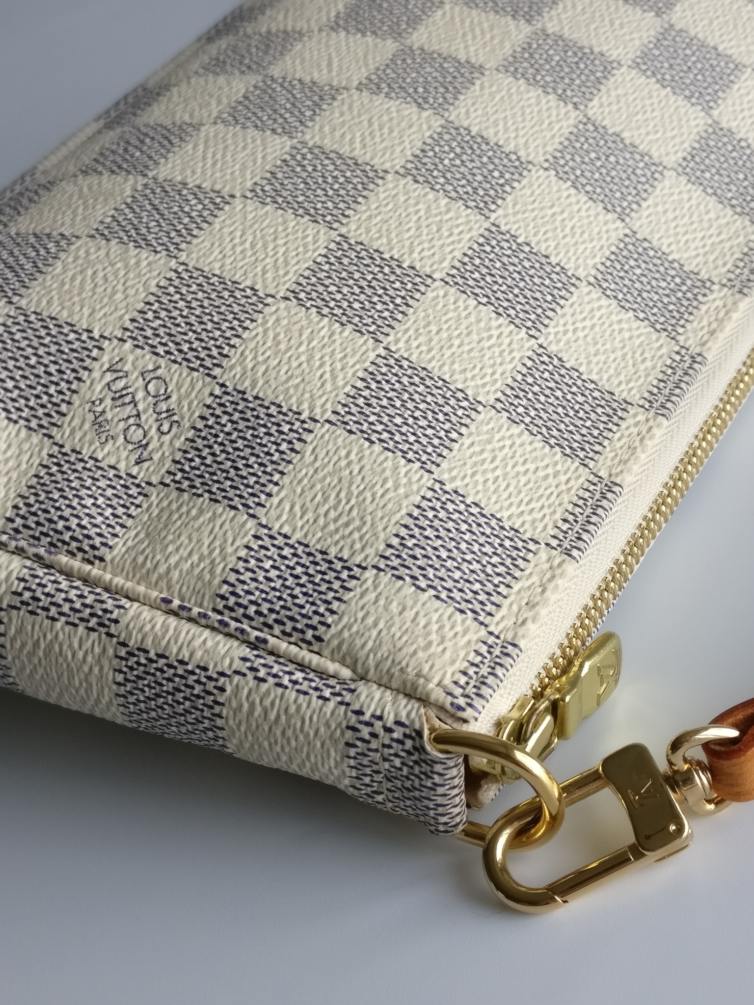 Louis Vuitton Pochette Accessoires damier azur
