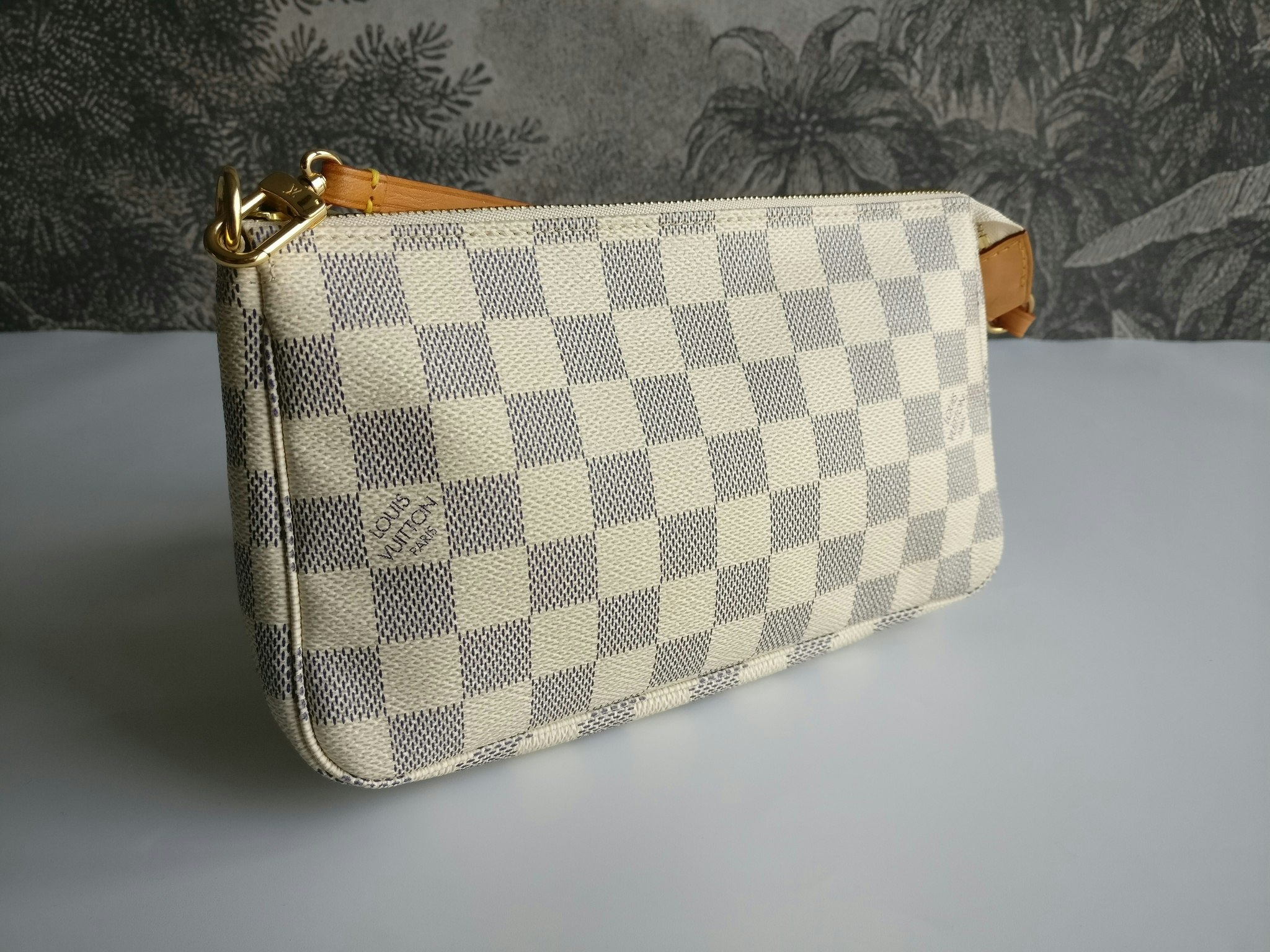 Louis Vuitton Pochette Accessoires damier azur