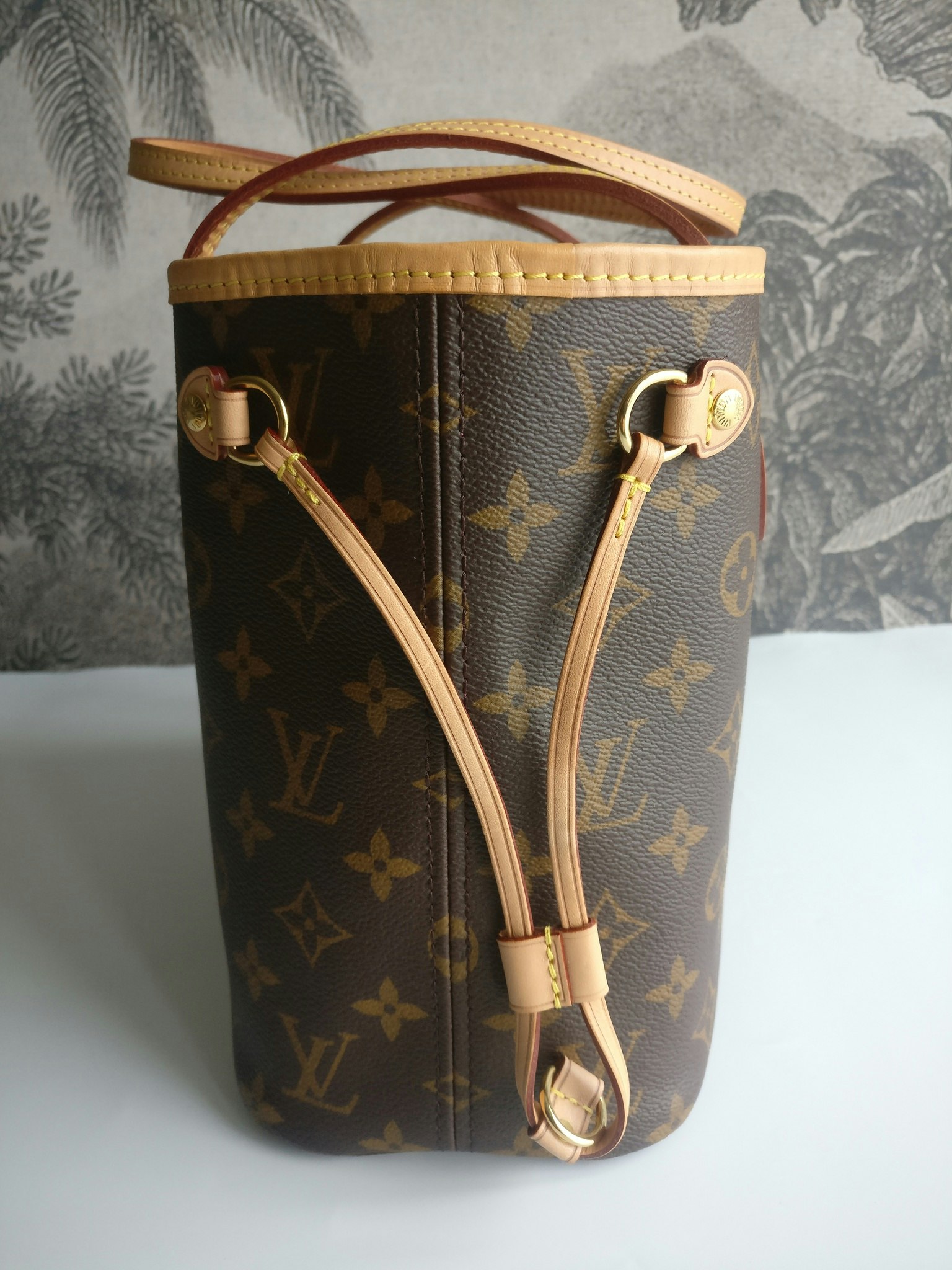 Louis Vuitton Neverfull PM