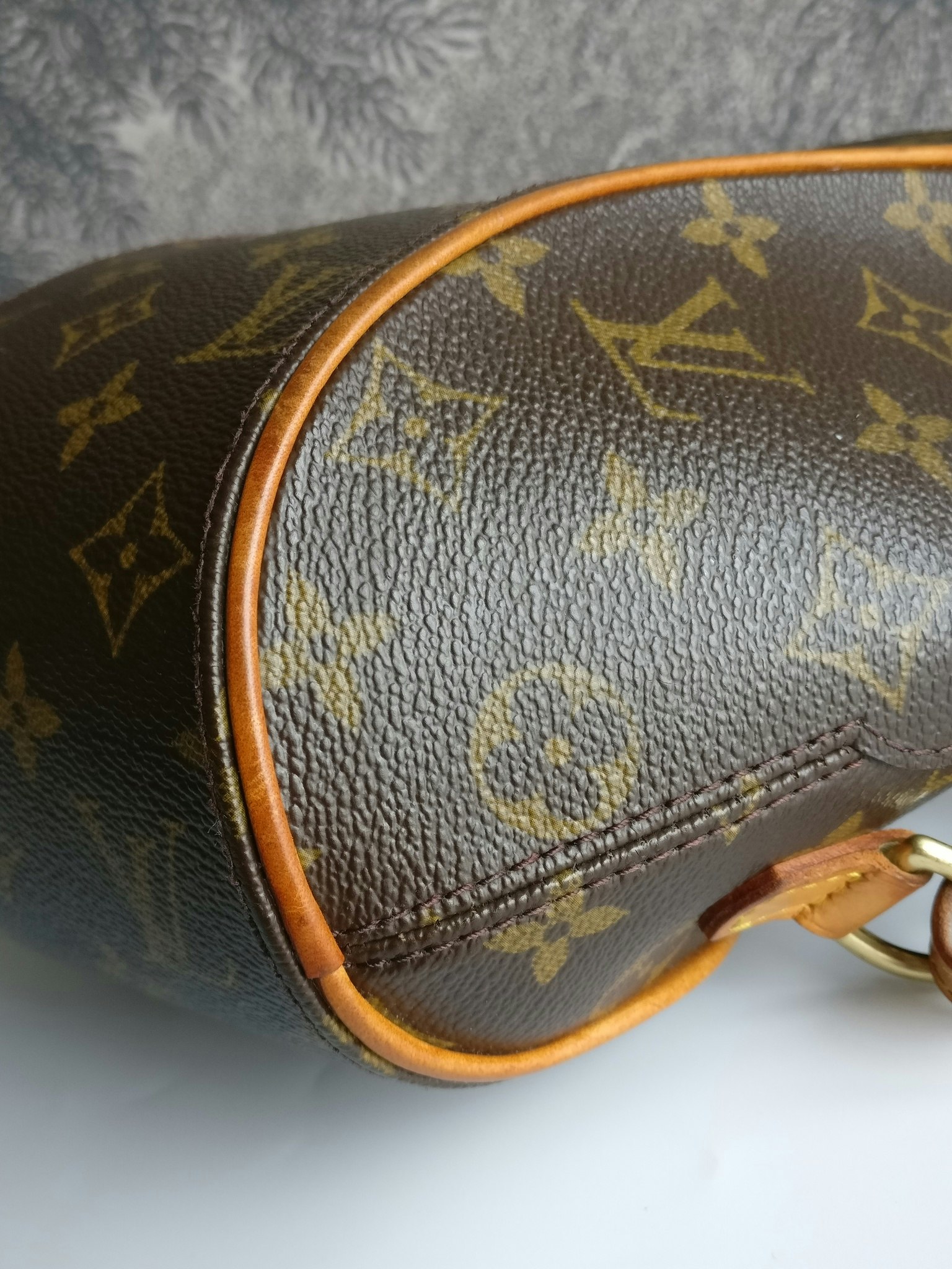 WHAT 2 WEAR of SWFL - Just in…. VTG Louis Vuitton Ellipse Backpack