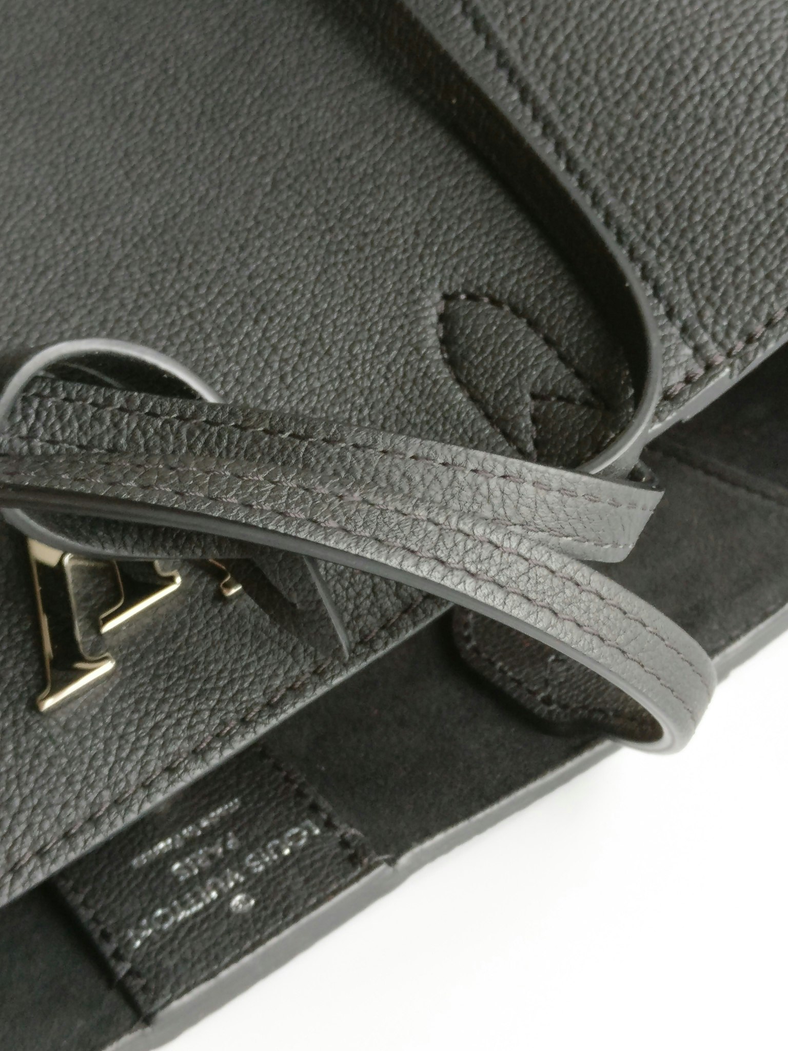 Louis Vuitton Lockme Cabas Leather Black 2311991