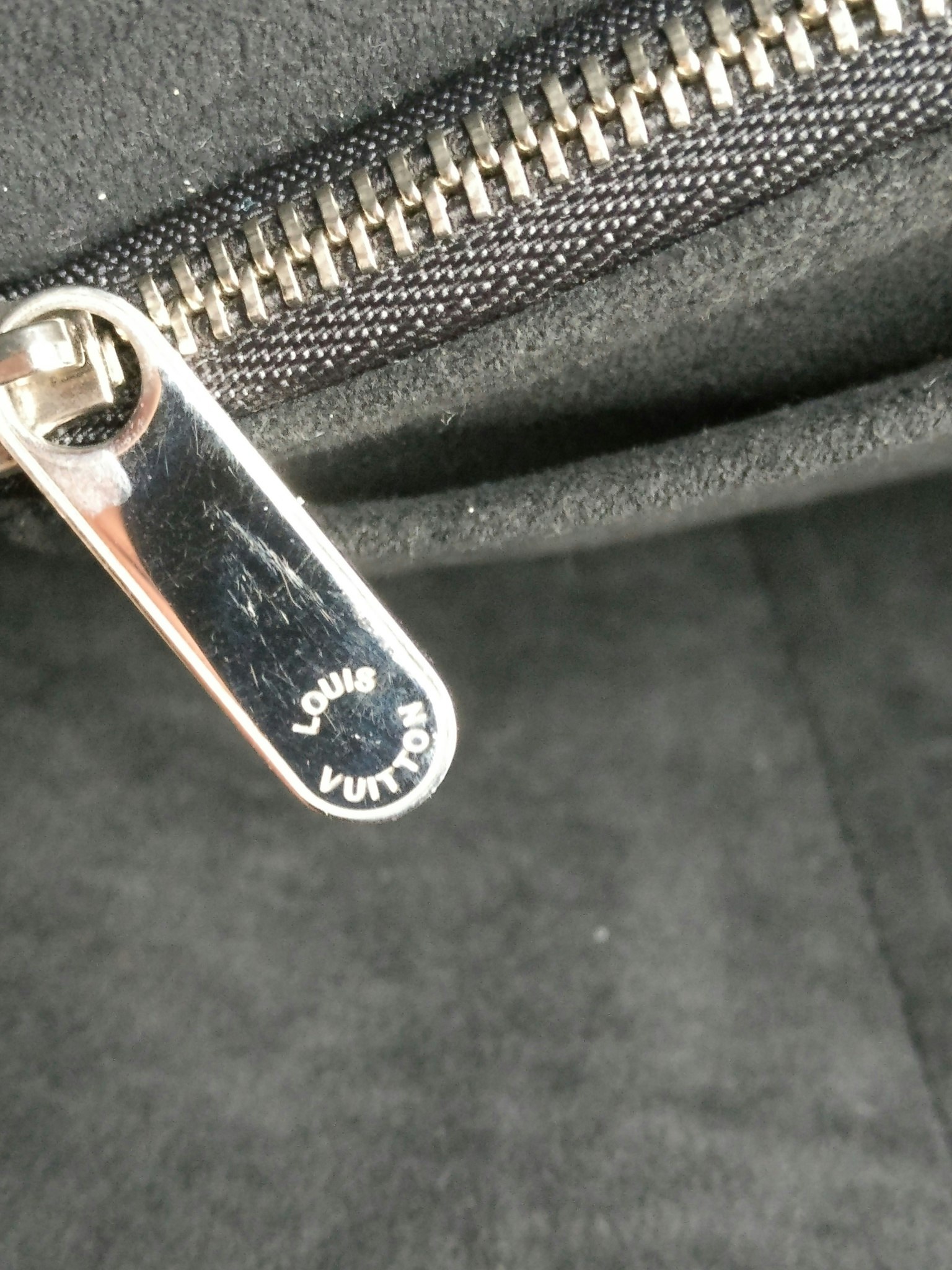 Louis Vuitton LockMe Cabas Tote Noir - Good or Bag