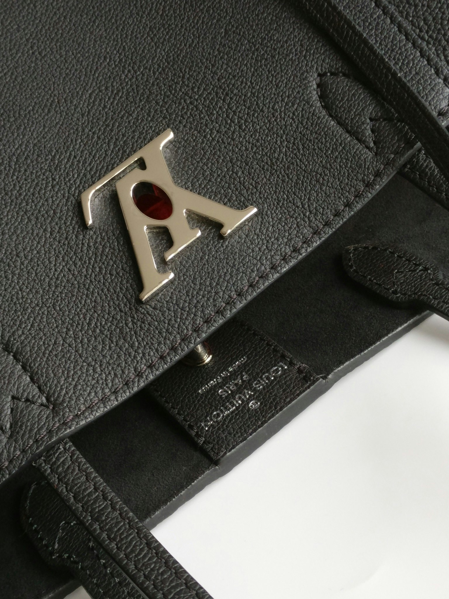 Louis Vuitton LockMe Cabas Tote Noir