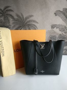Authentic Louis Vuitton alma Gm monogram compare speedy 35, neverfull Gm,  Metis , Tivoli Gm ,noe 