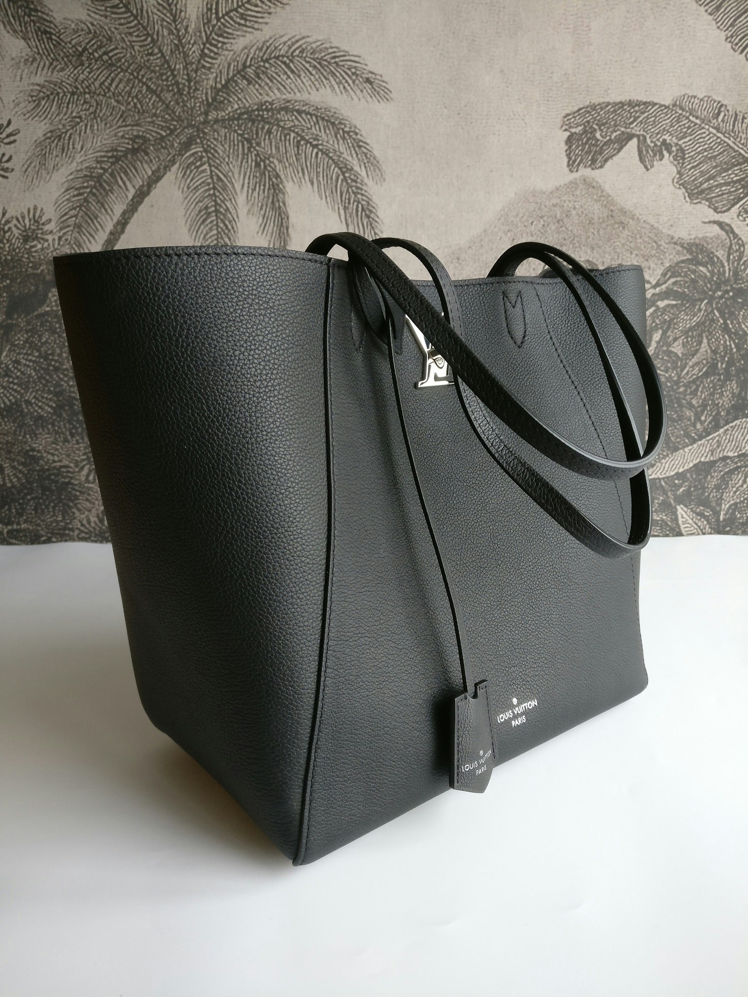 Louis Vuitton LockMe Cabas Tote Noir