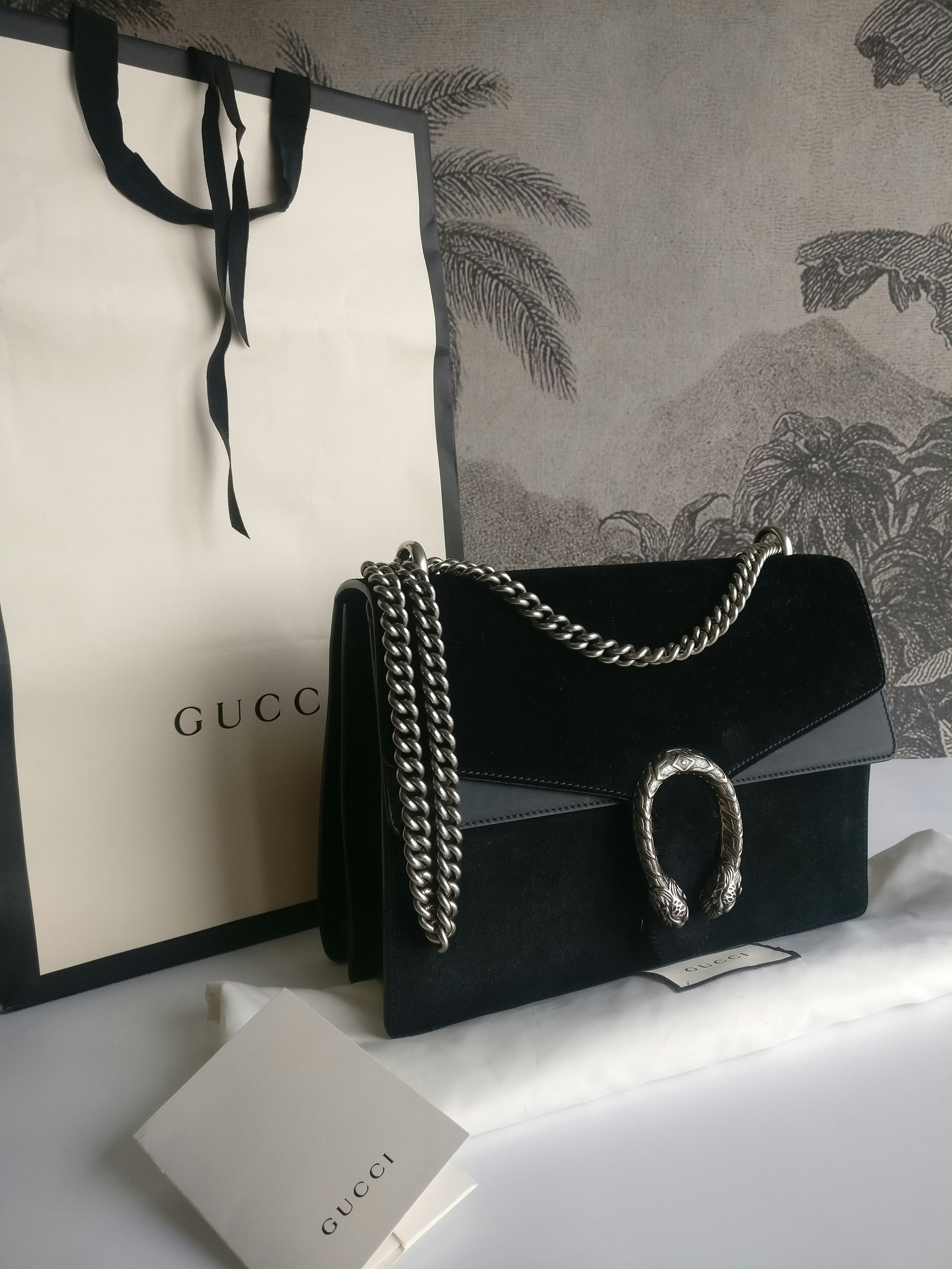 Gucci Dionysus Medium Shoulder Bag