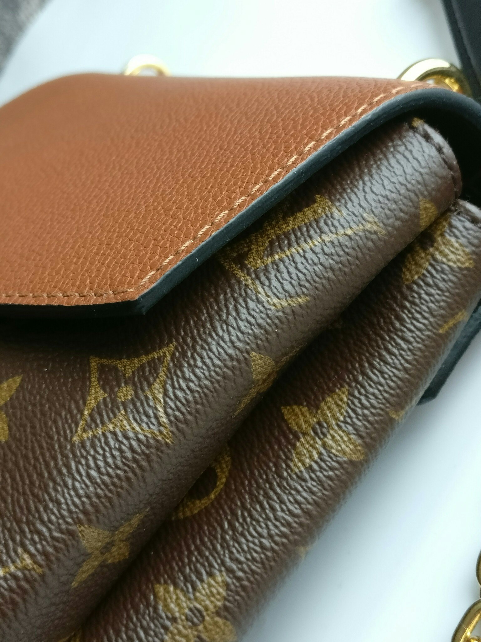 Louis Vuitton Saint Placide Caramel