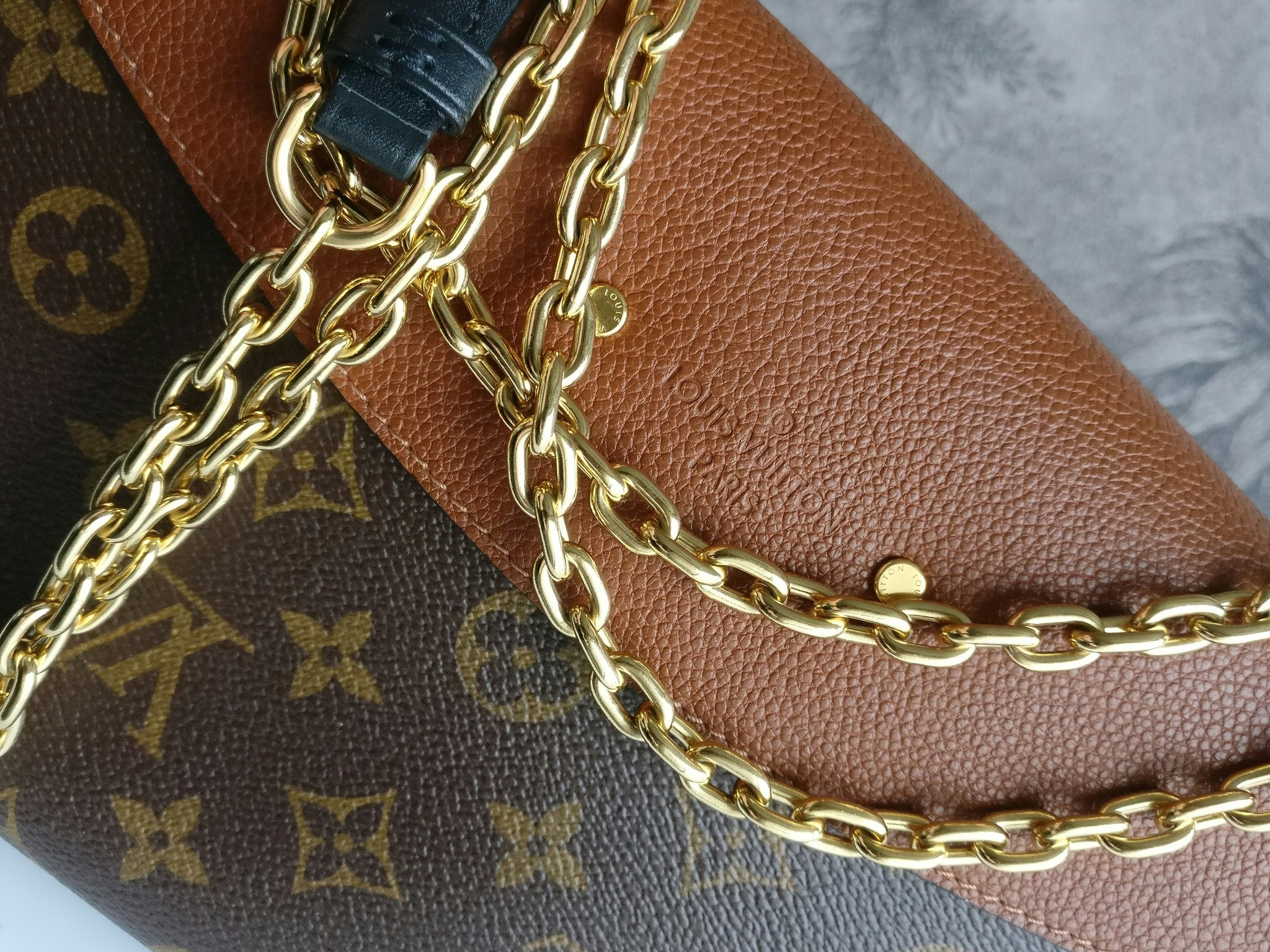 Louis Vuitton Saint Placide Caramel