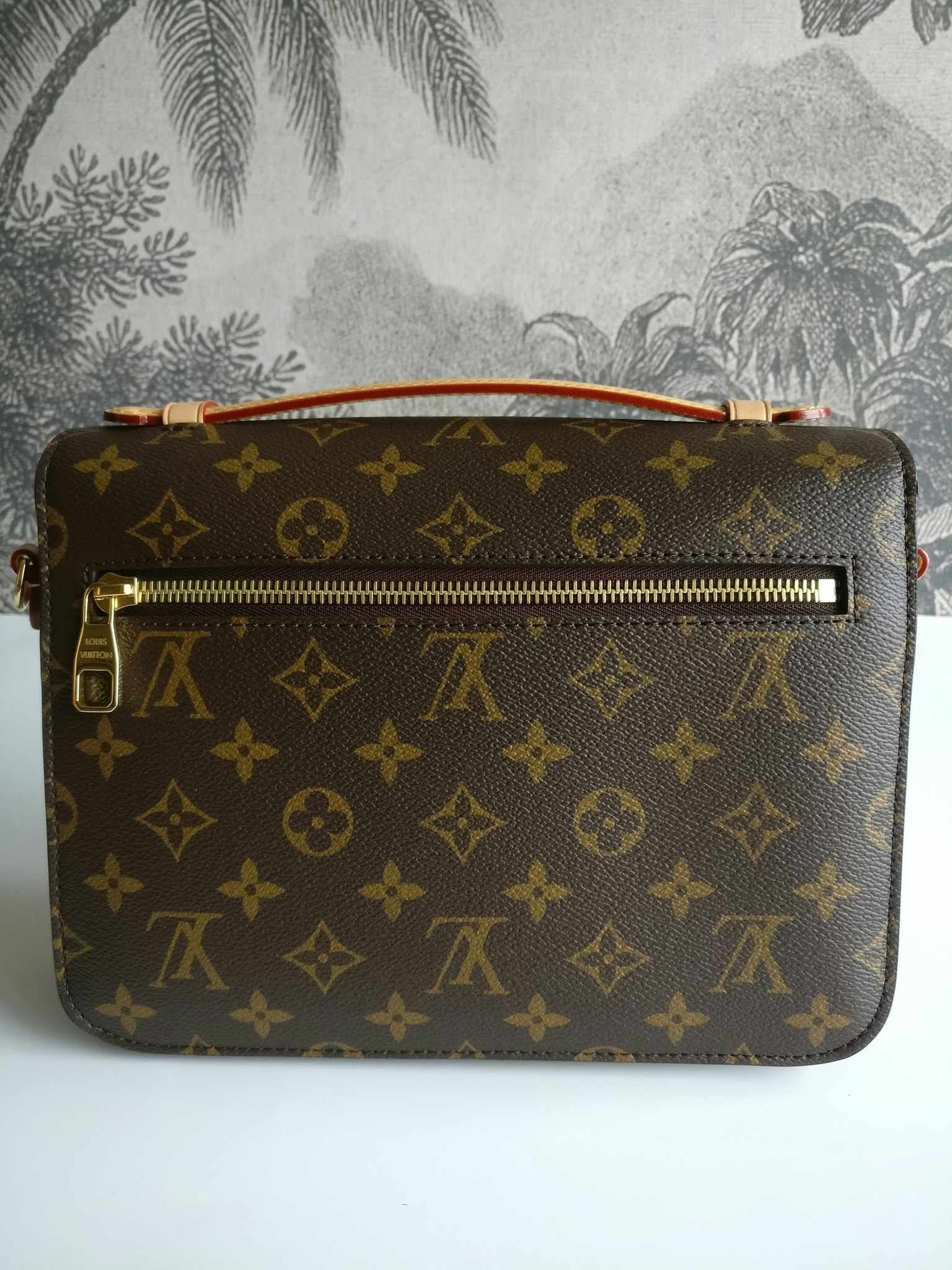 Louis Vuitton Pochette Metis