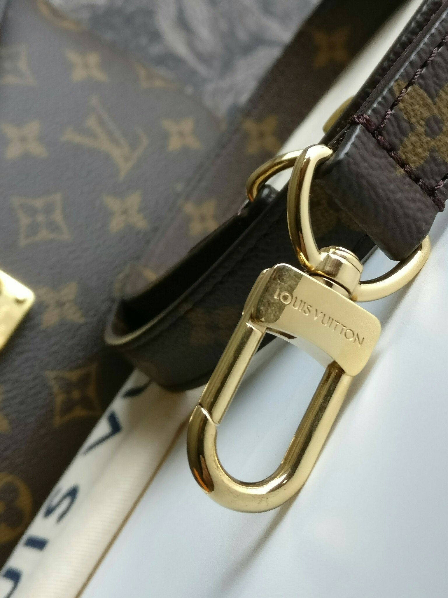 Louis Vuitton Pochette Metis