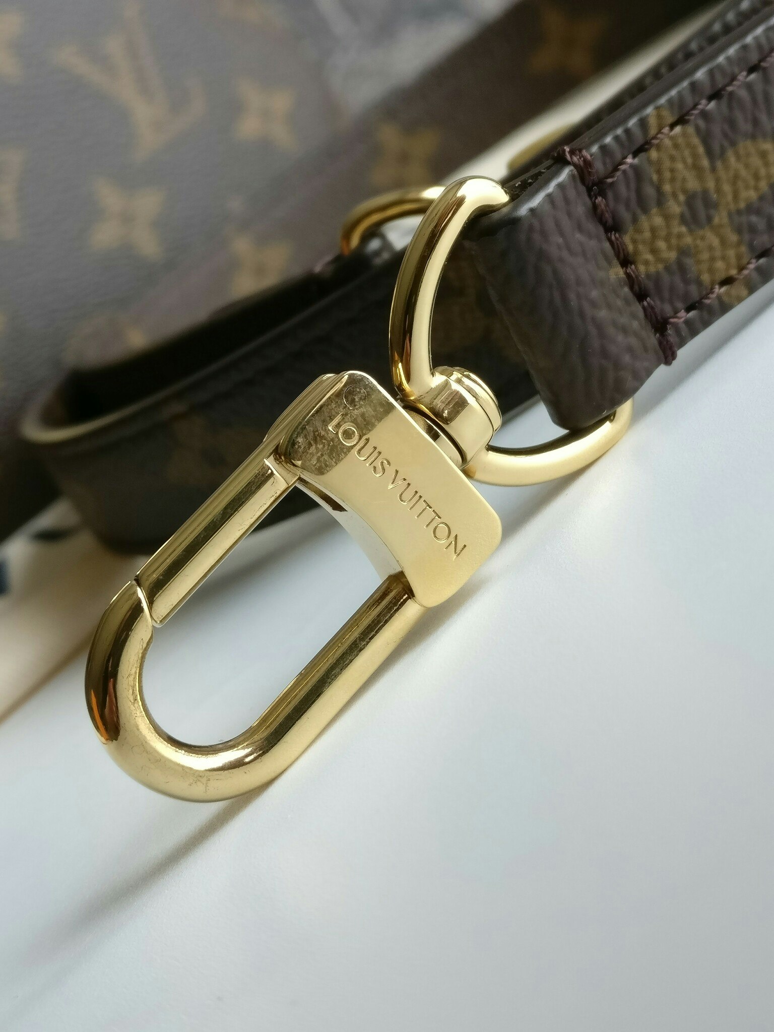 Louis Vuitton Pochette Metis