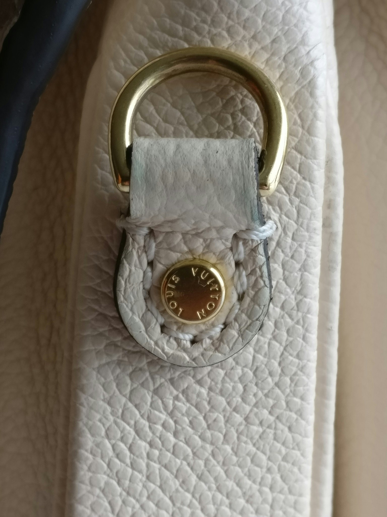 Louis Vuitton Pochette Metis Bicolour Empreinte Creme Bois De Rose