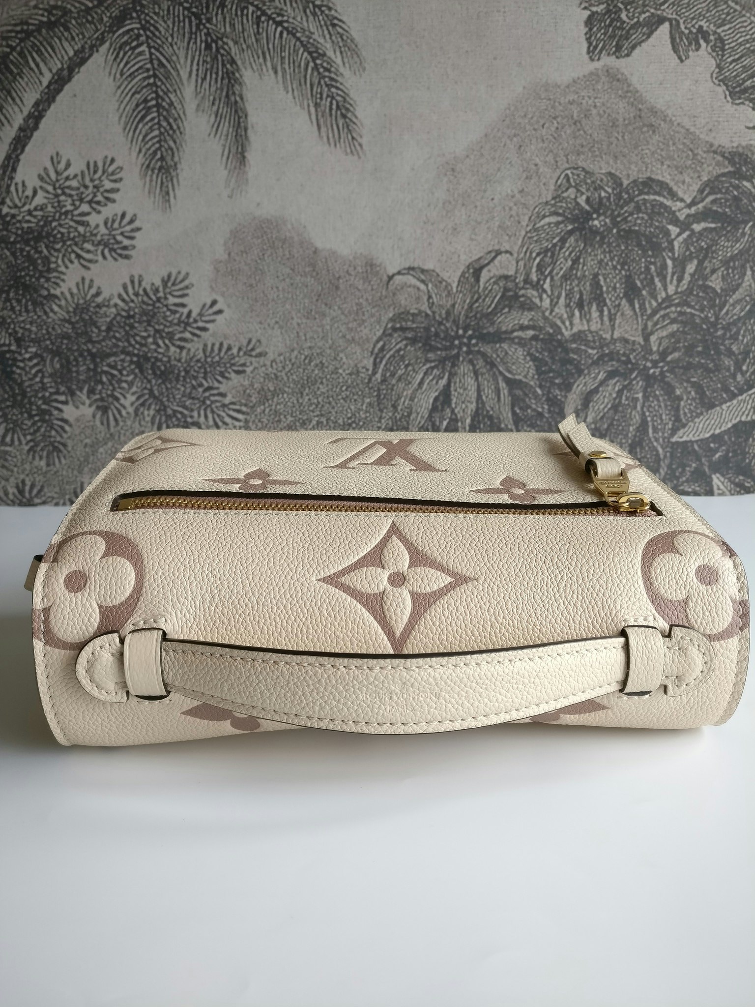 Louis Vuitton Pochette Metis Bicolour Empreinte Creme Bois De Rose