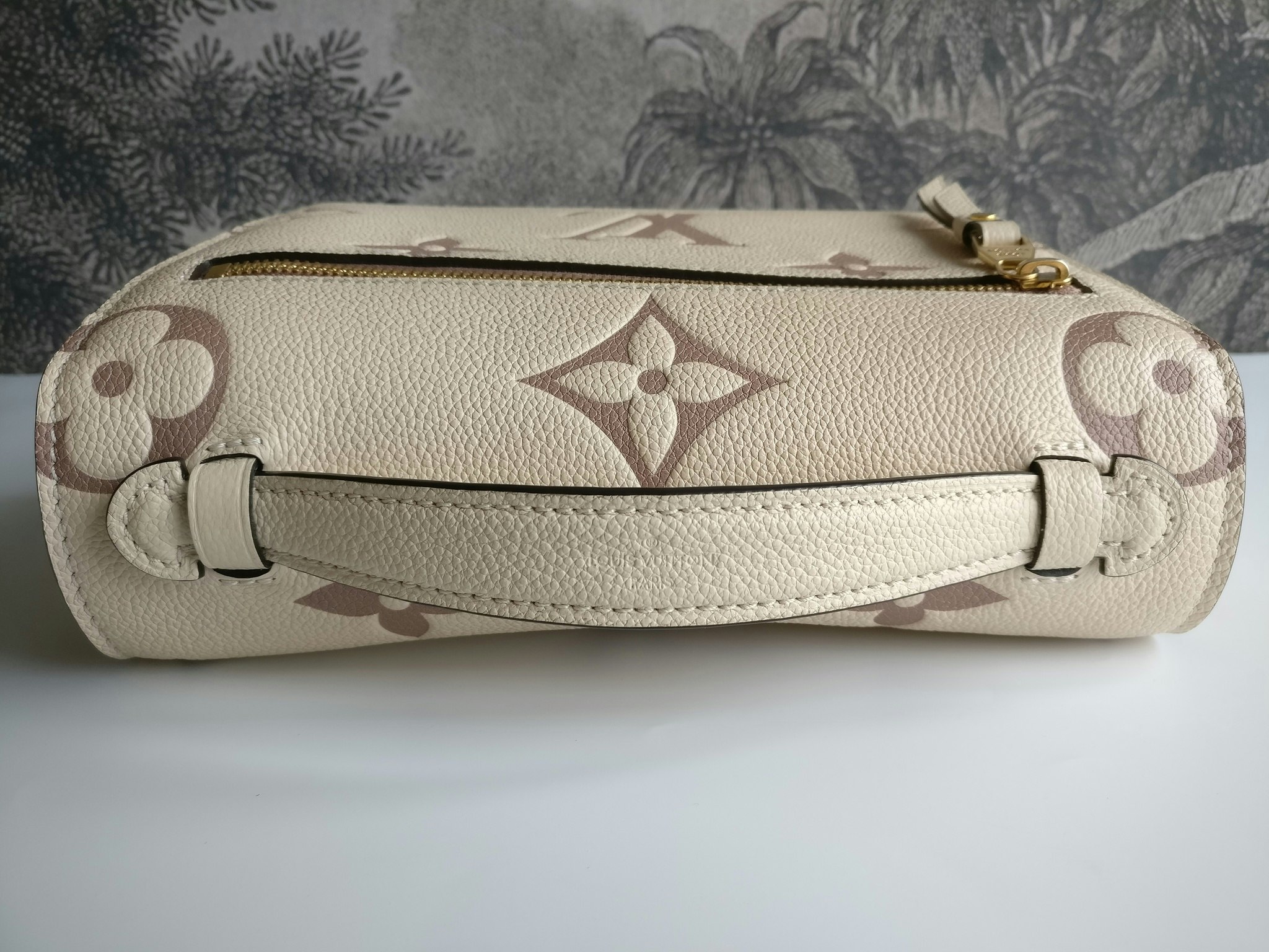 Louis Vuitton Pochette Metis Bicolour Empreinte Creme Bois De Rose