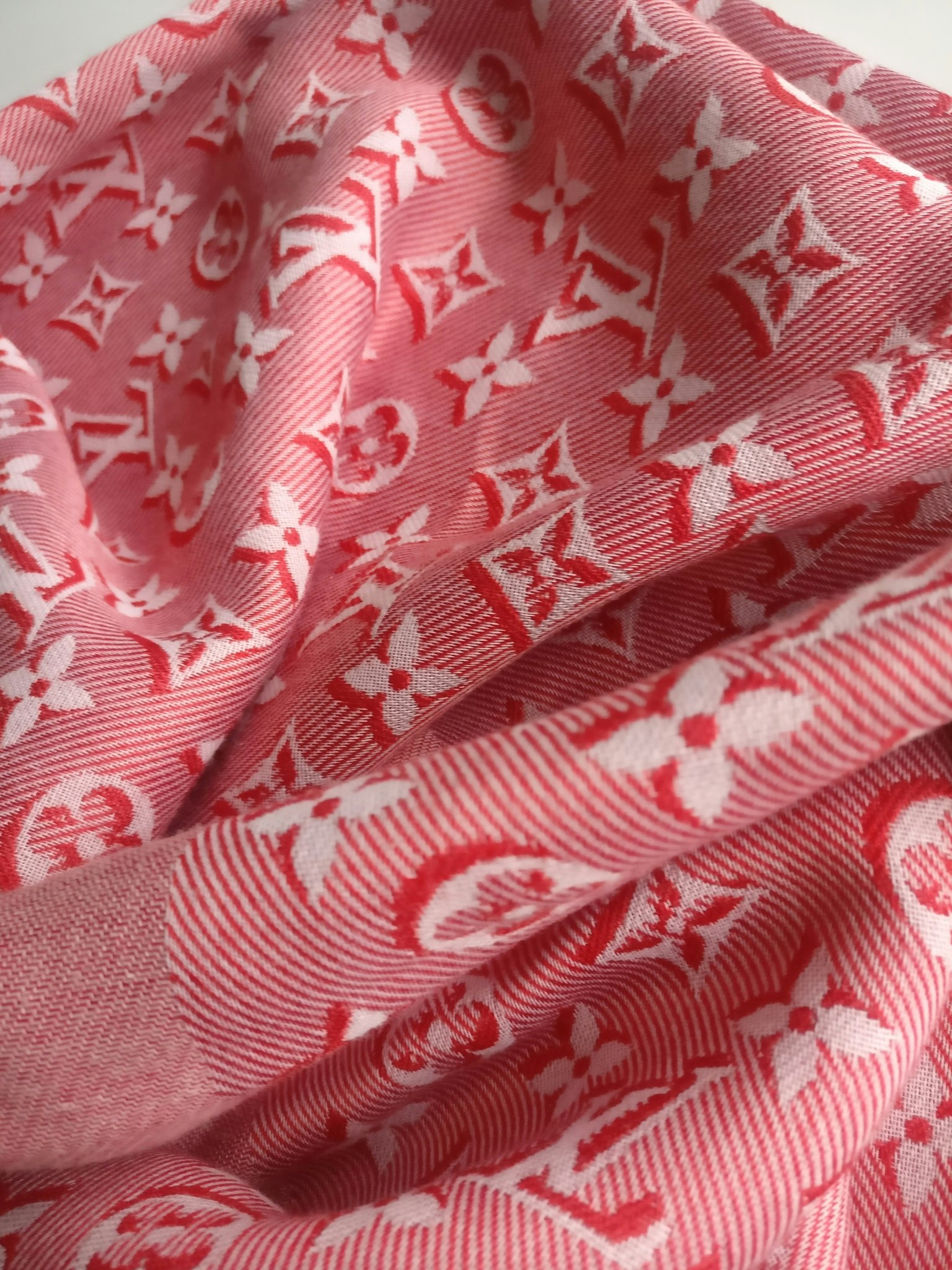 Louis Vuitton Umbra Monogram Shawl Rouge