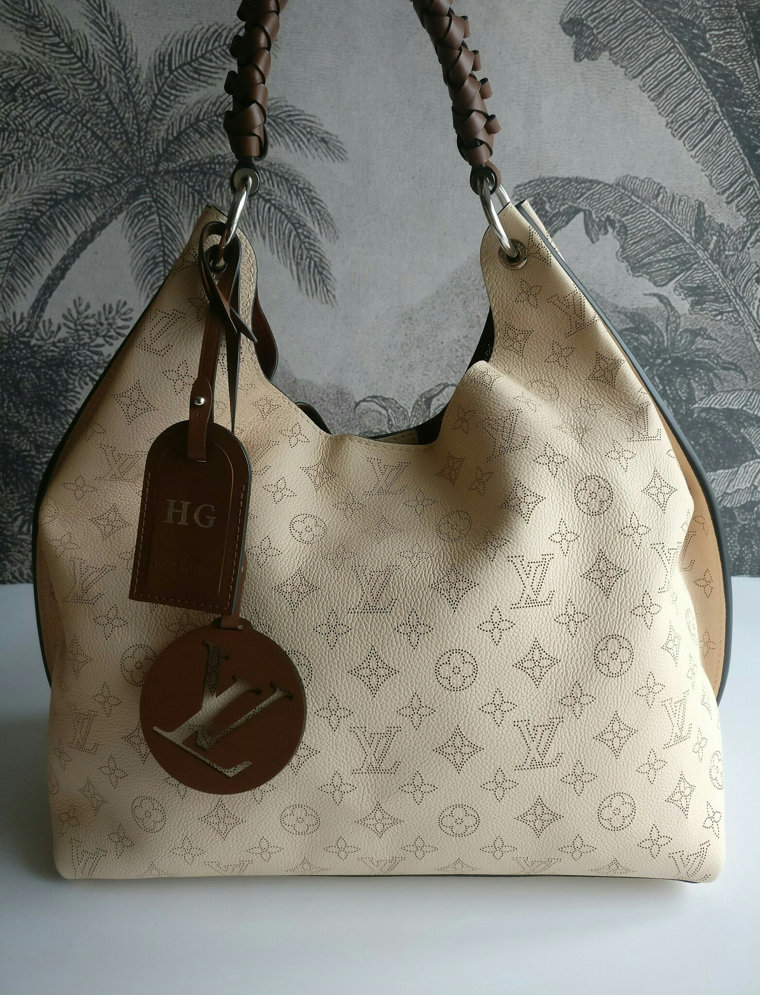 Louis Vuitton Carmel Hobo Creme