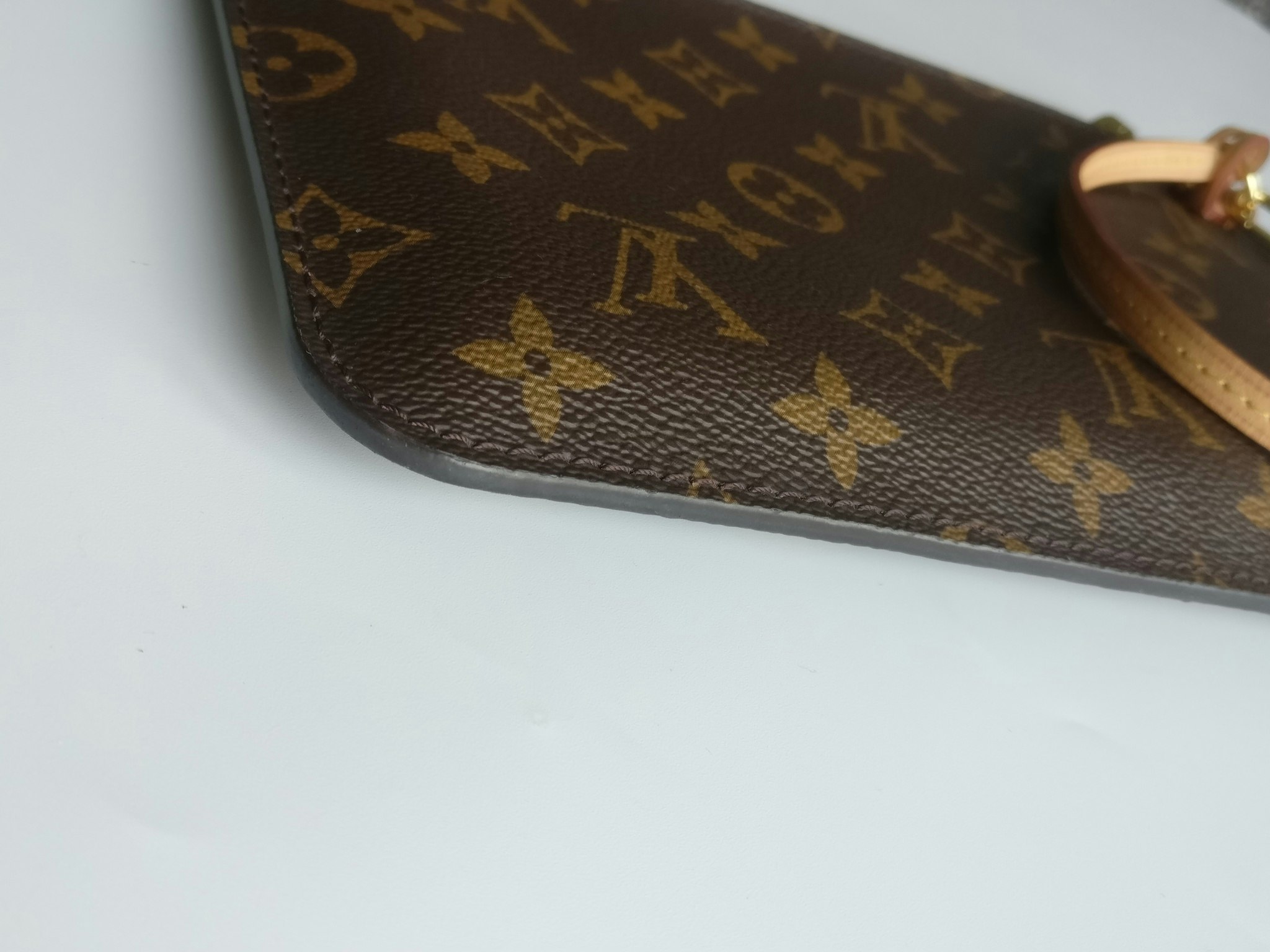 Louis Vuitton Neverfull MM pochette