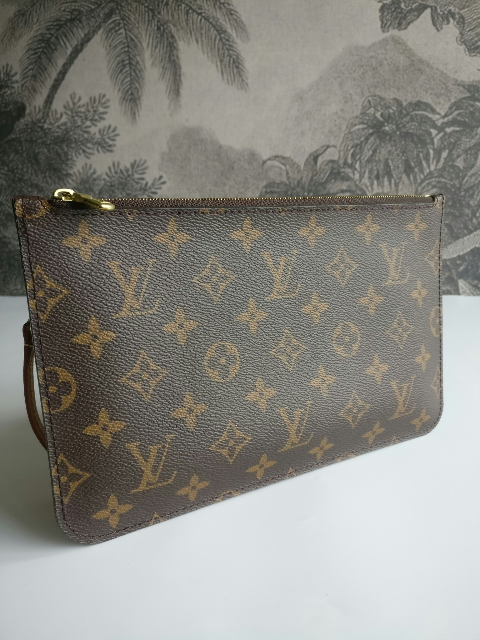 Louis Vuitton Neverfull MM pochette