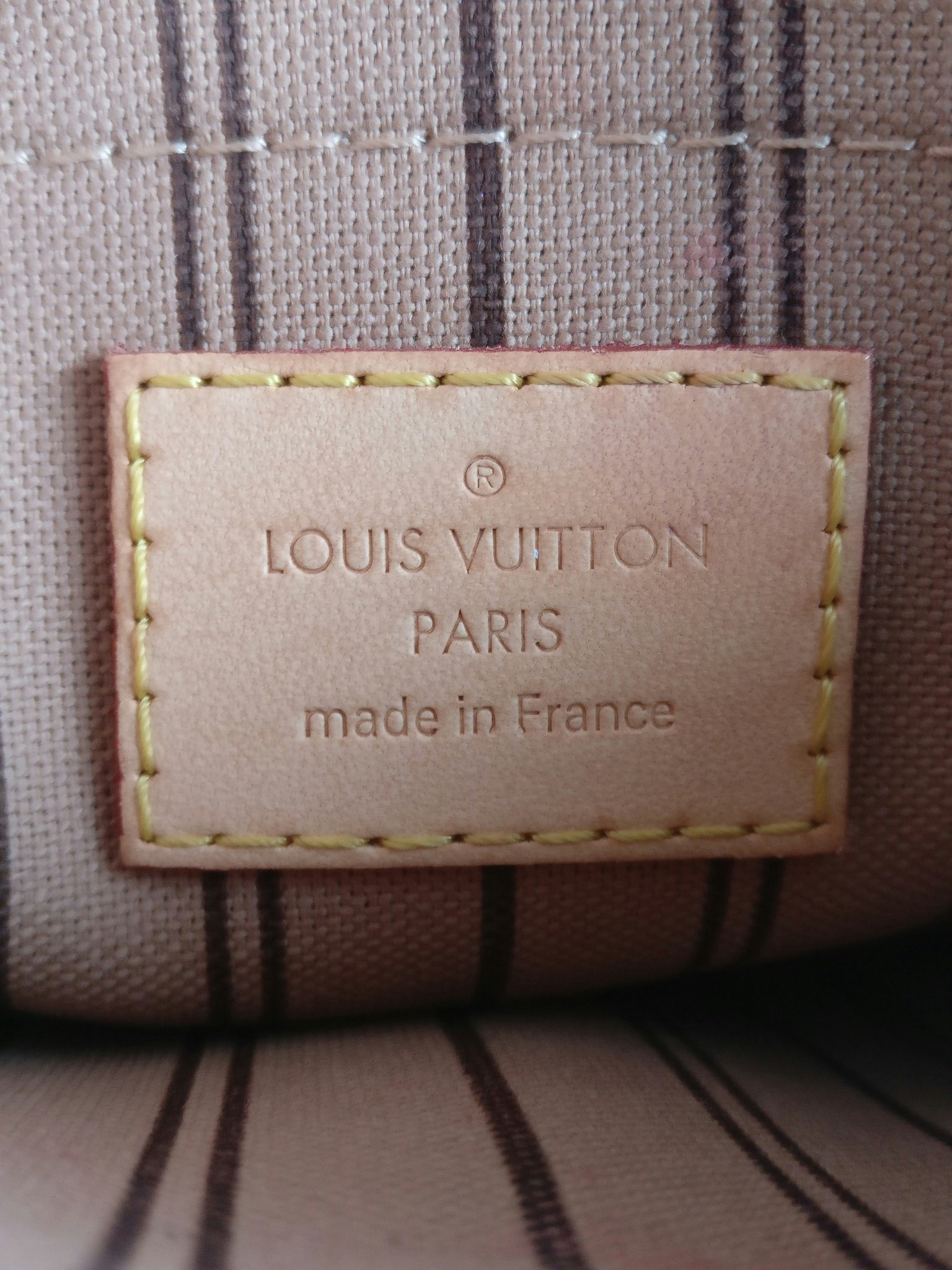 Louis Vuitton Neverfull MM pochette