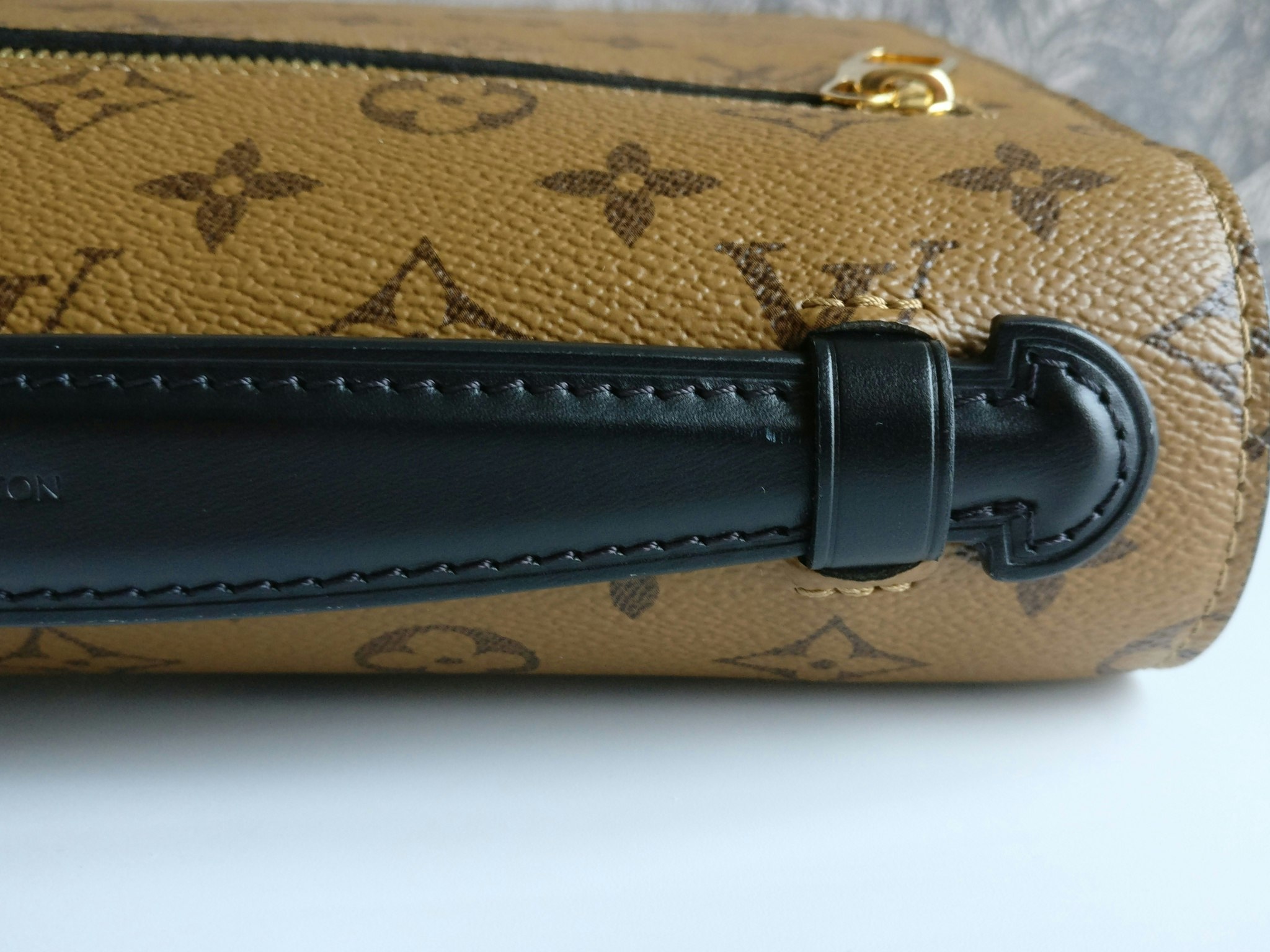 Louis Vuitton Pochette Metis Reverse Monogram