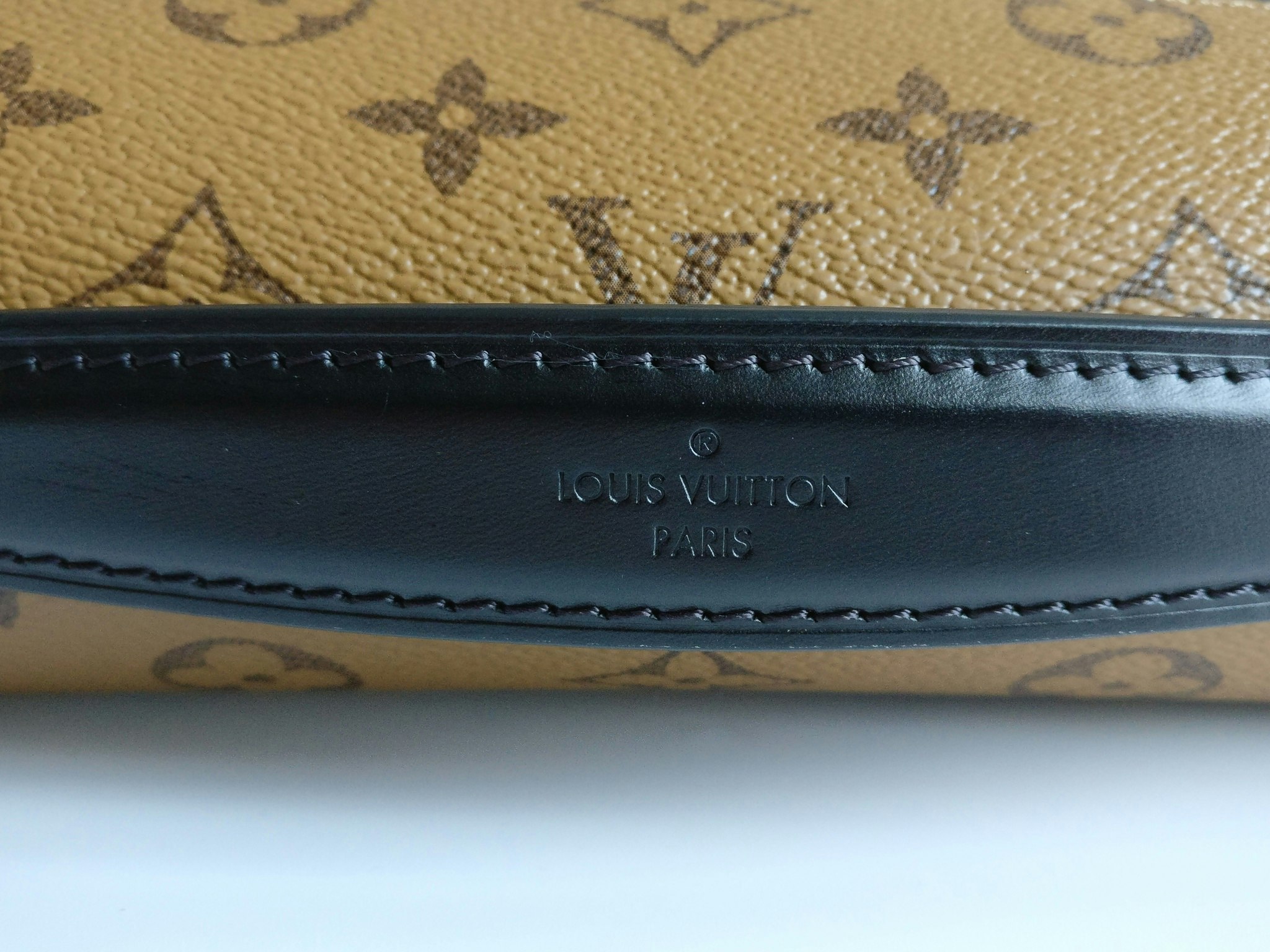 Louis Vuitton Pochette Metis Reverse Monogram