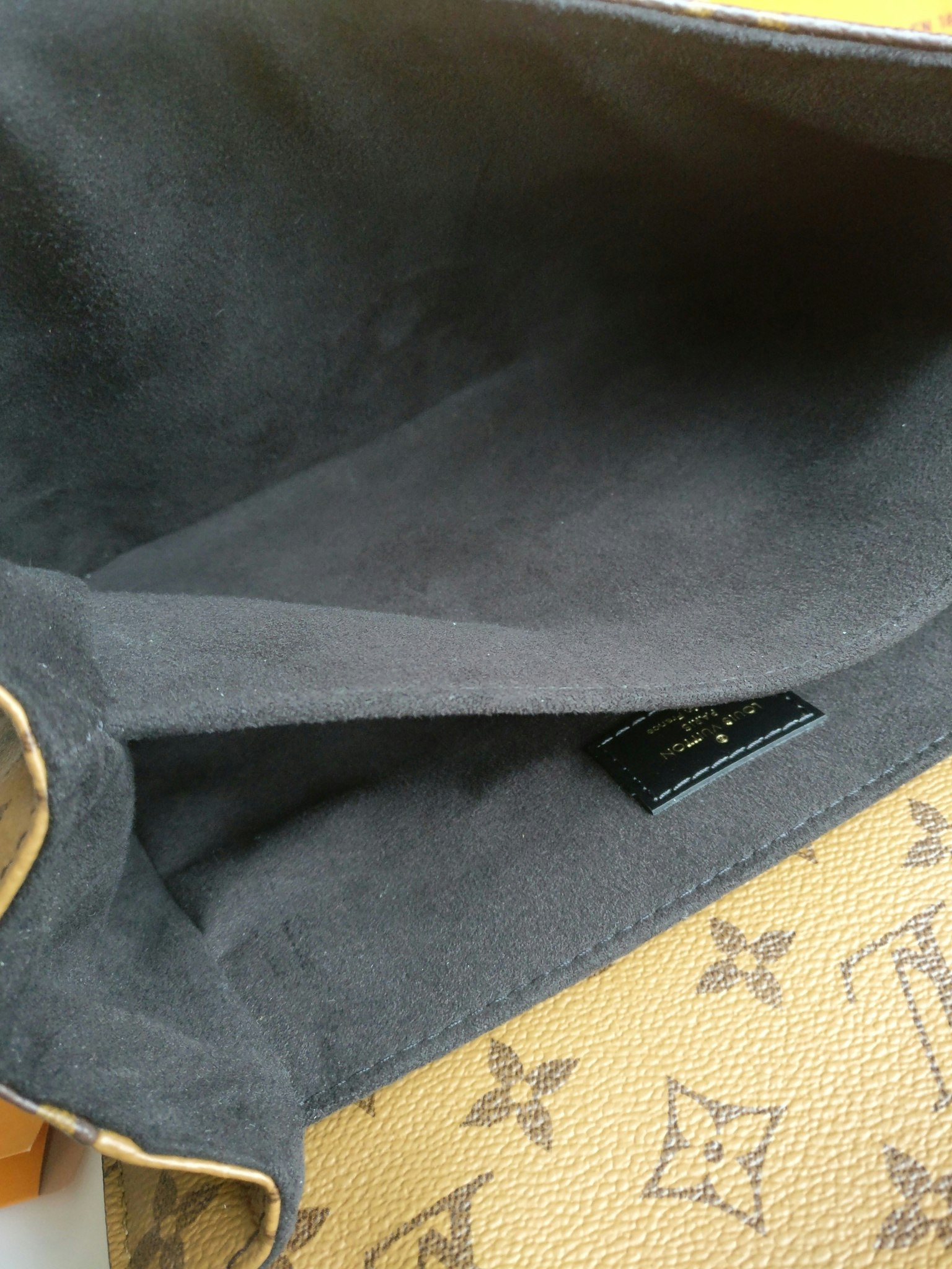 Louis Vuitton Pochette Metis Reverse Monogram