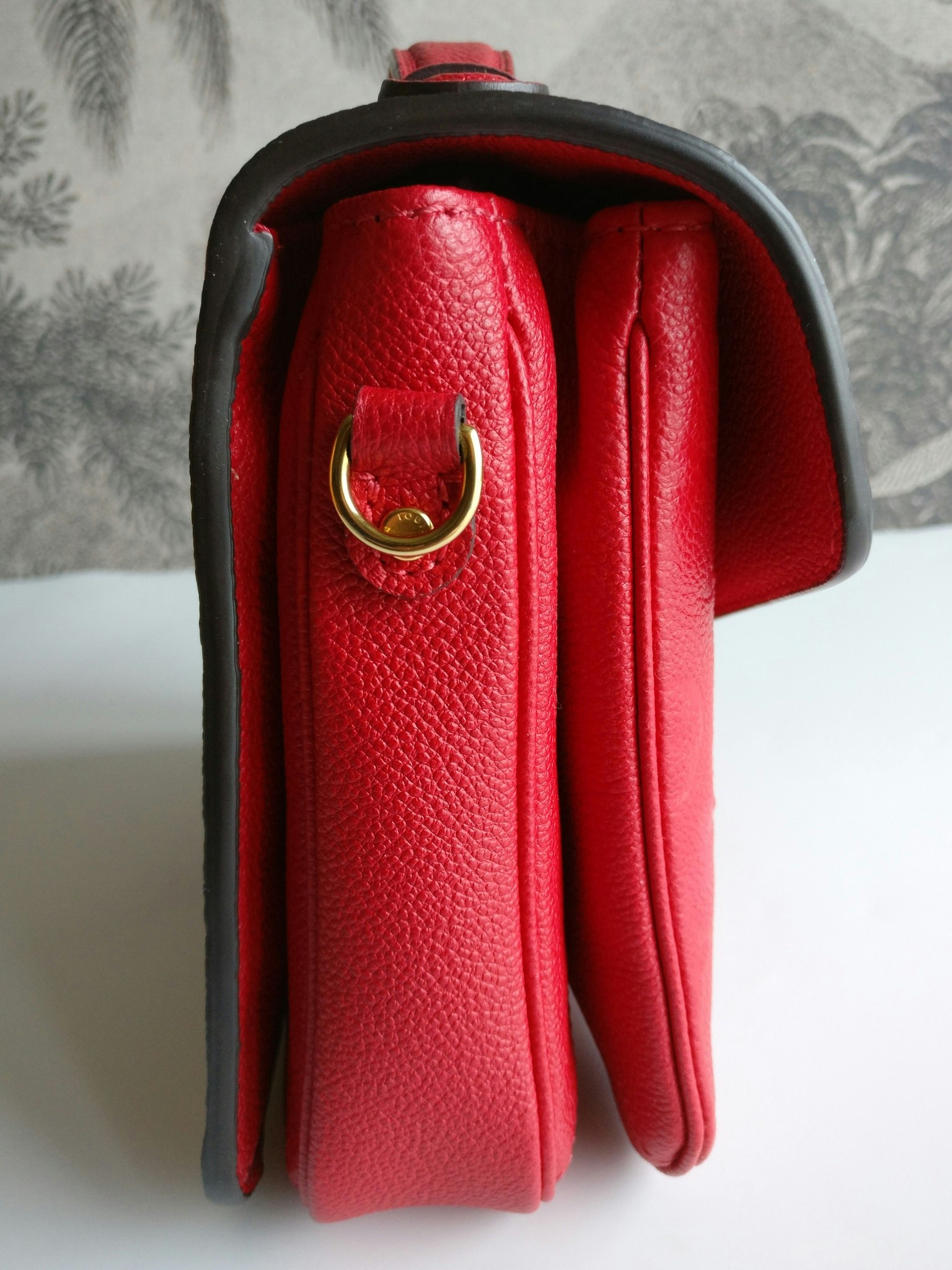 Louis Vuitton Pochette Metis Scarlet Red