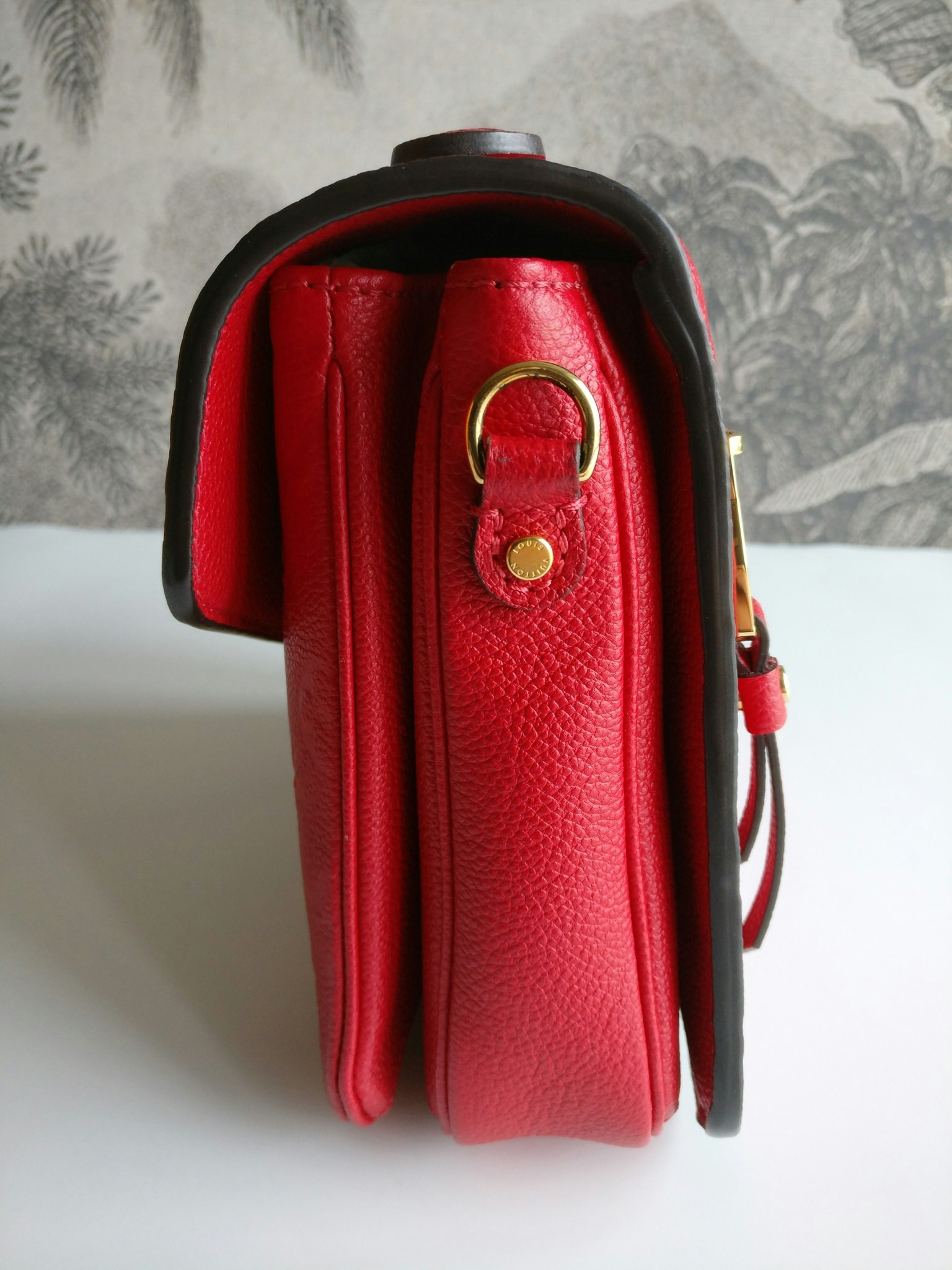 Louis Vuitton Pochette Metis Scarlet Red