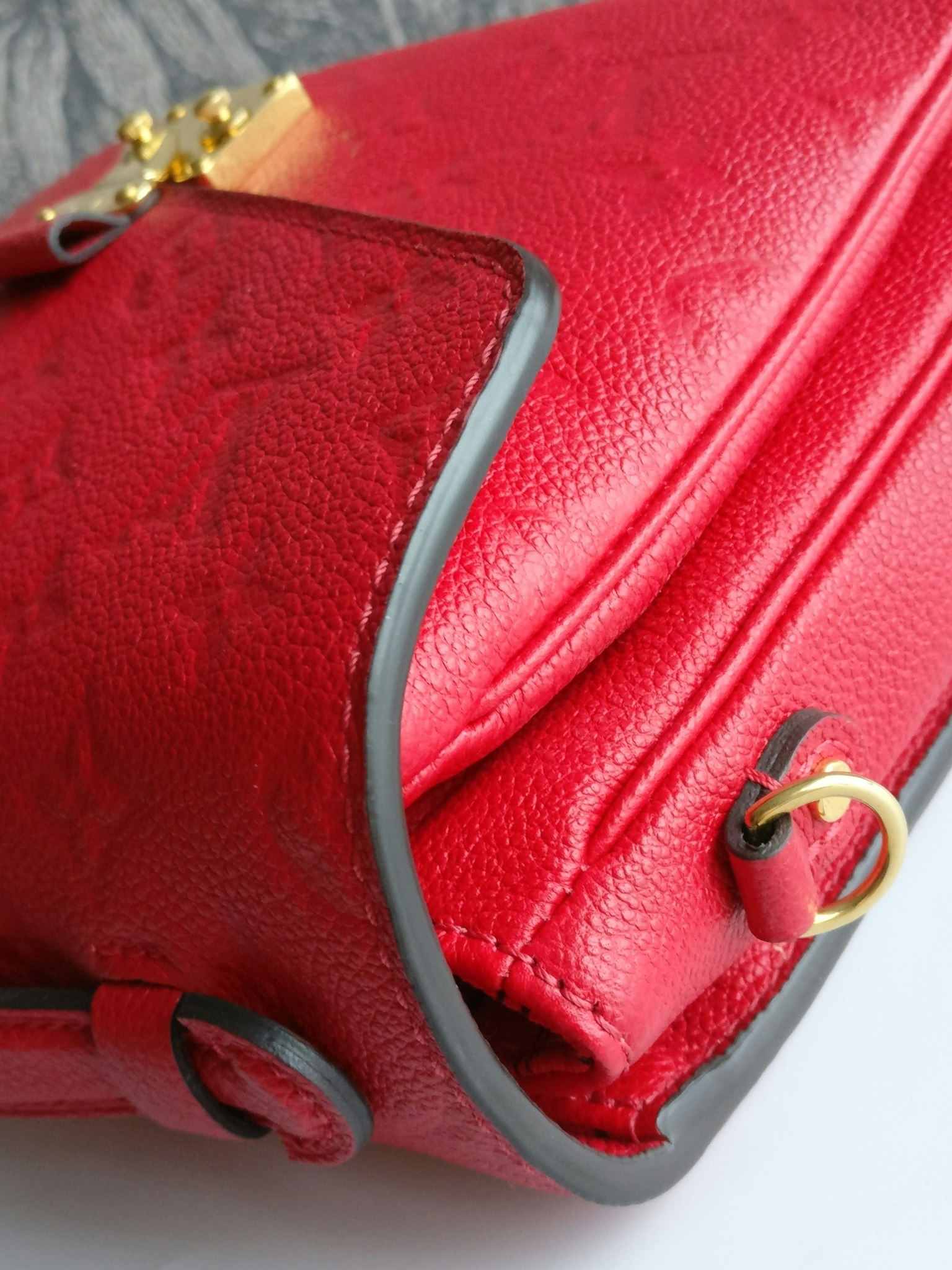 Louis Vuitton Pochette Metis Scarlet Red