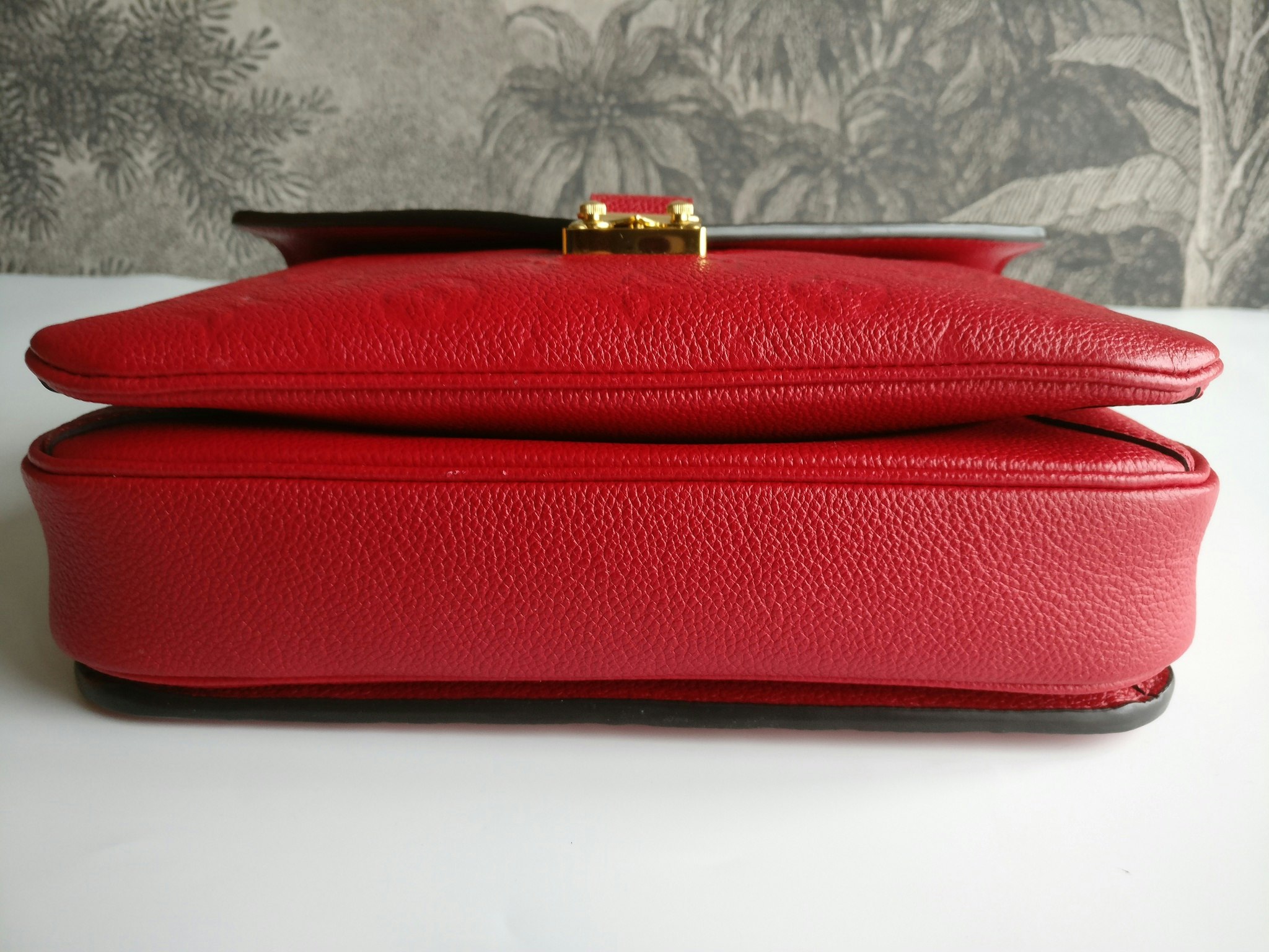 Louis Vuitton Pochette Metis Scarlet Red