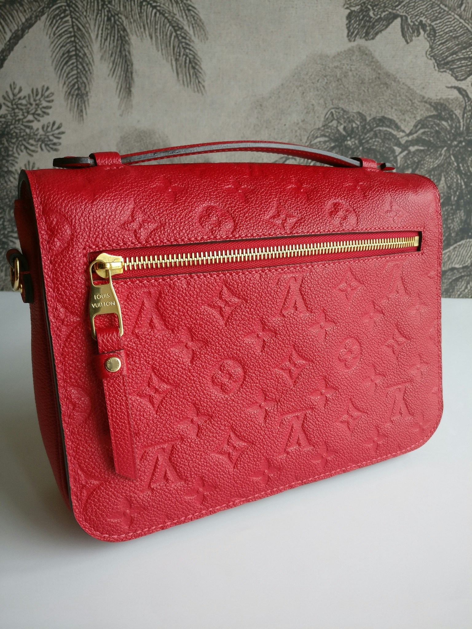 Louis Vuitton Pochette Metis Scarlet Red