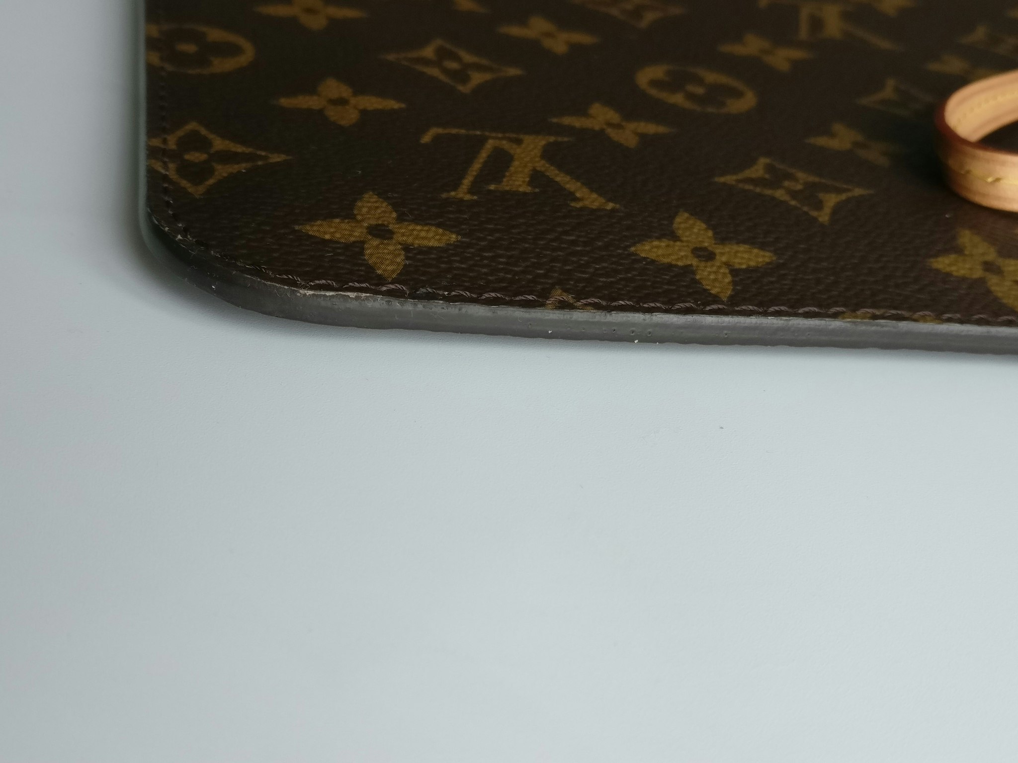 Louis Vuitton Neverfull MM pouch