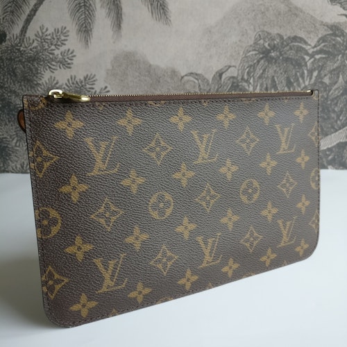 Louis Vuitton Neverfull MM pouch