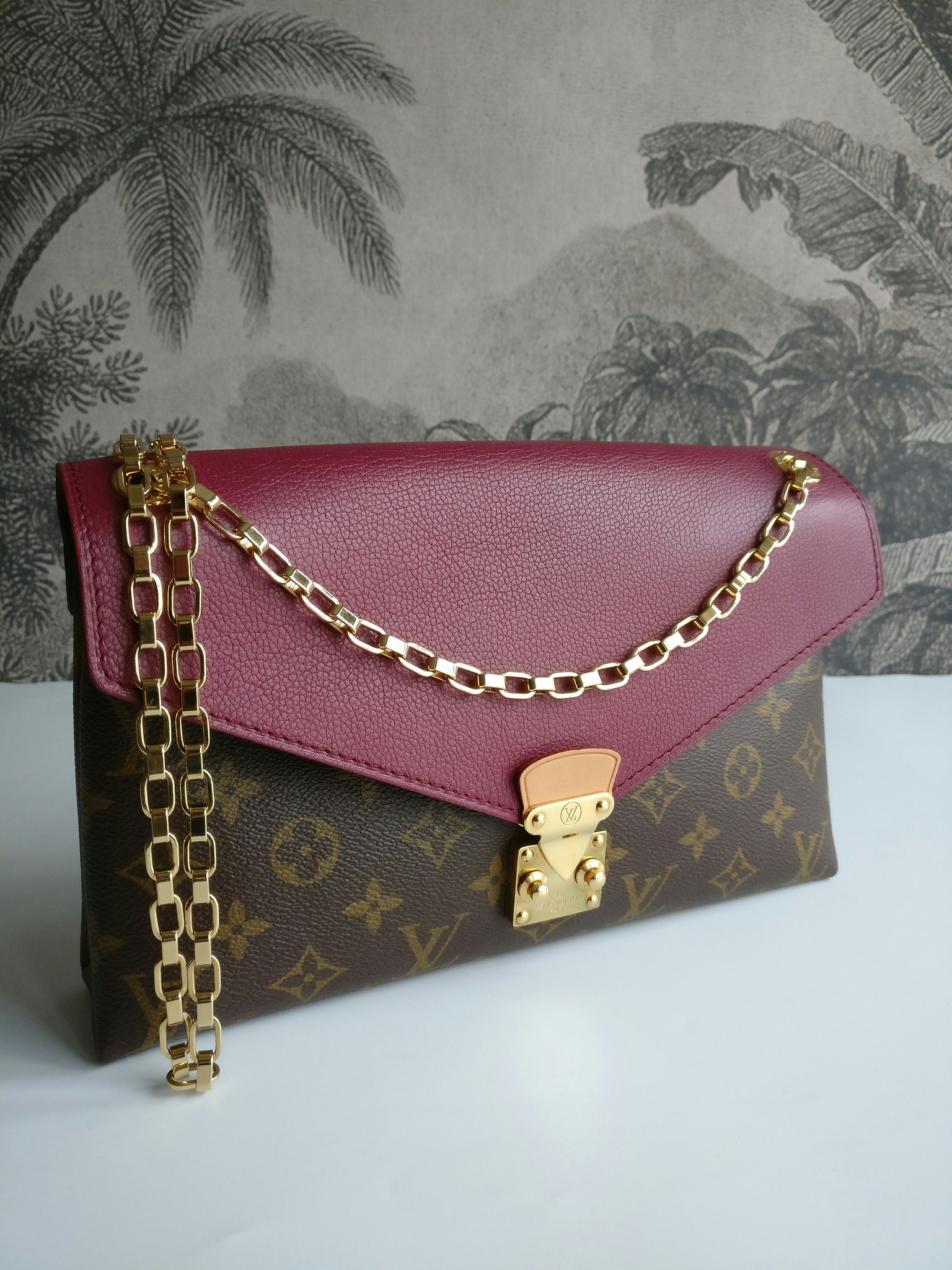 Louis Vuitton Pallas Chain Bag