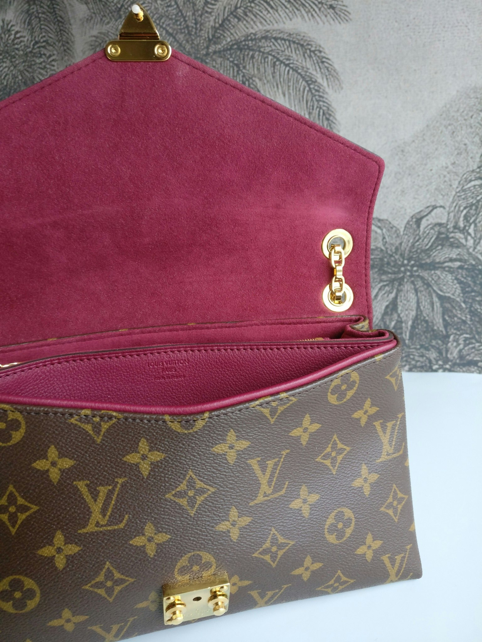 Louis Vuitton Pallas Chain Bag