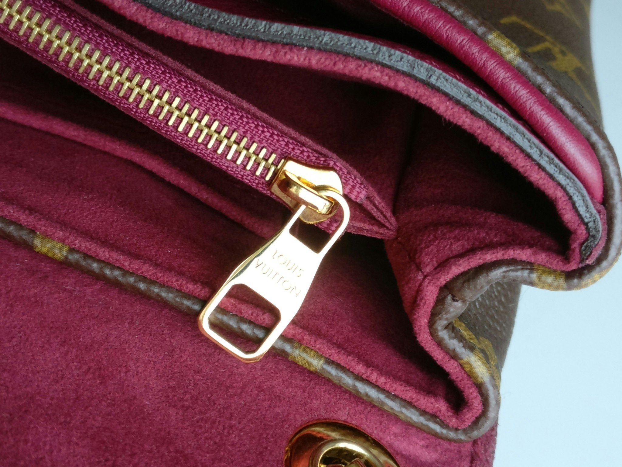 Louis Vuitton Pallas Chain Bag