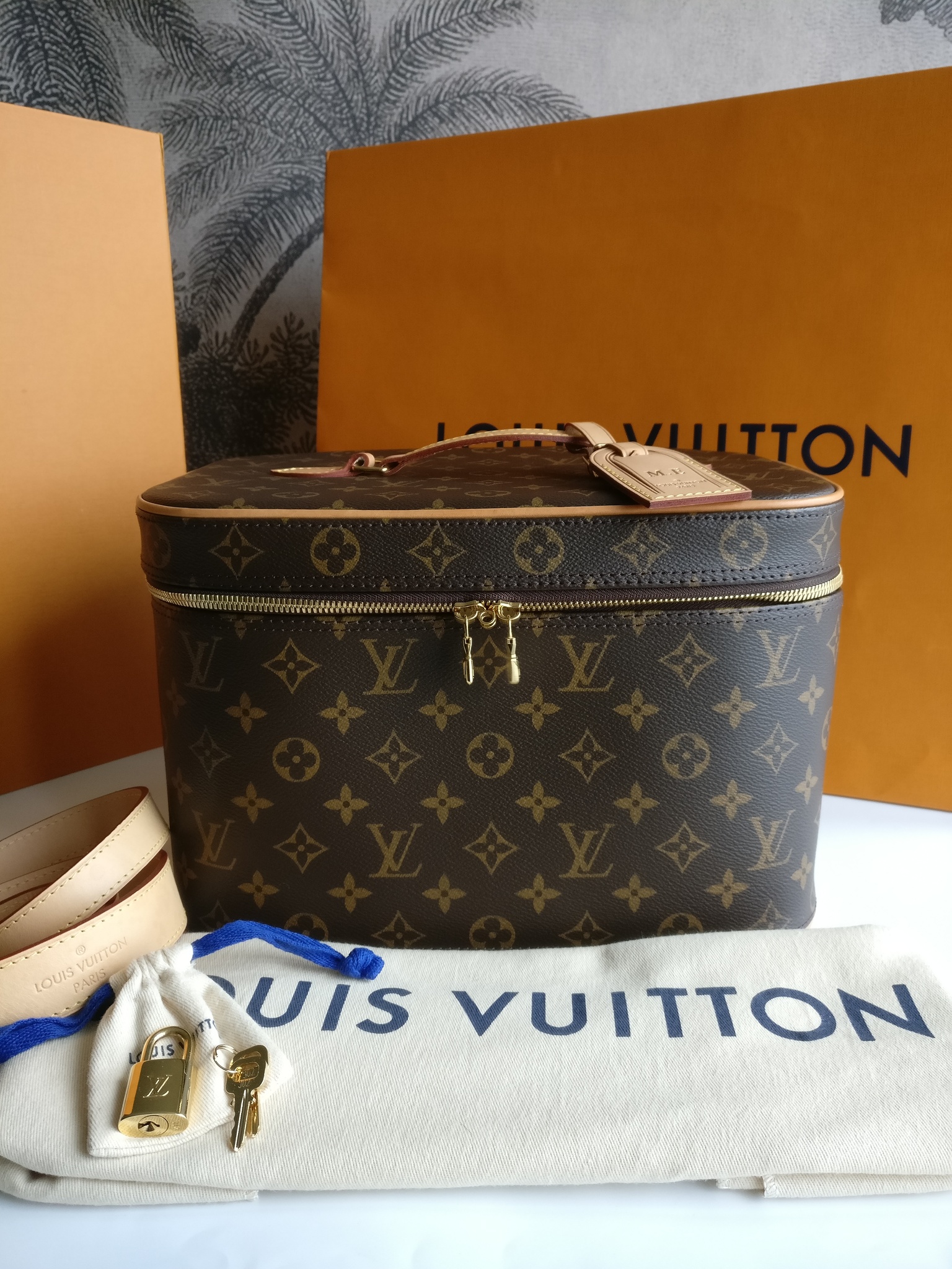 Louis Vuitton Nice Vanity